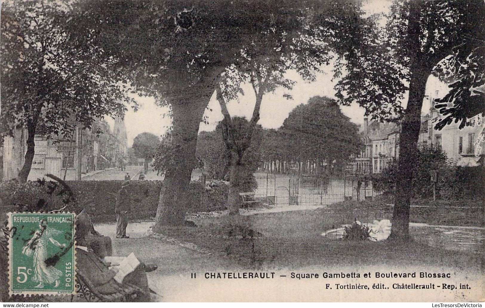 CPA - 86 - CHATELLERAULT - Square Gambetta Et Boulevard Blossac - Animée - Personnes Assises Sur Un Banc - Parc - Chatellerault