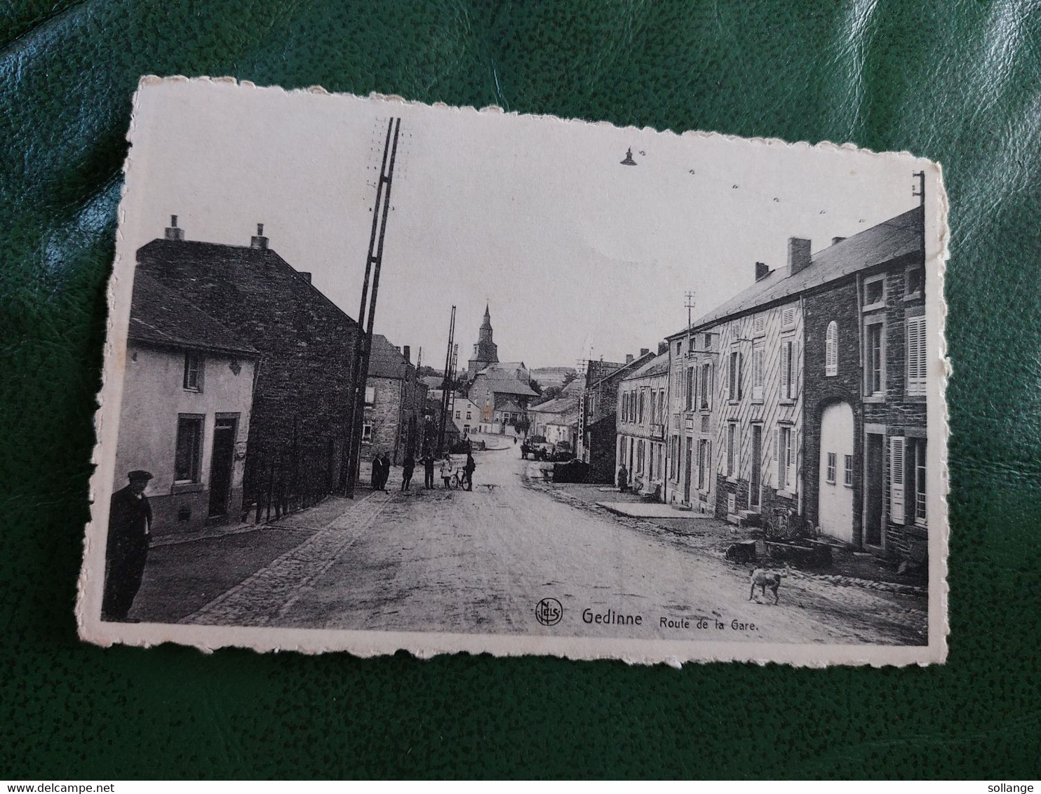 Carte Postale Animée  Gedinne Le Route De La Gare - Gedinne