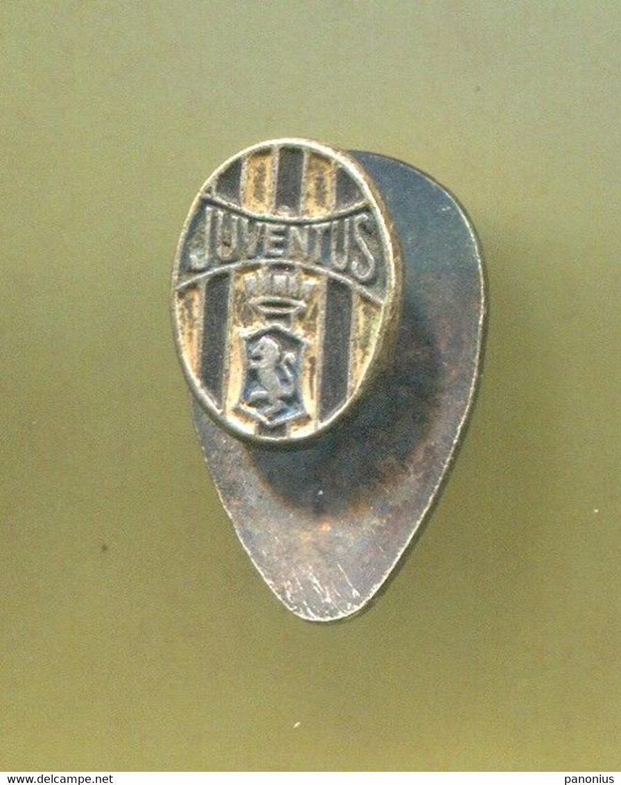Football / Soccer / Futbol / Calcio - FC JUVENTUS Italy, Old Pin Badge Button Hole - Football