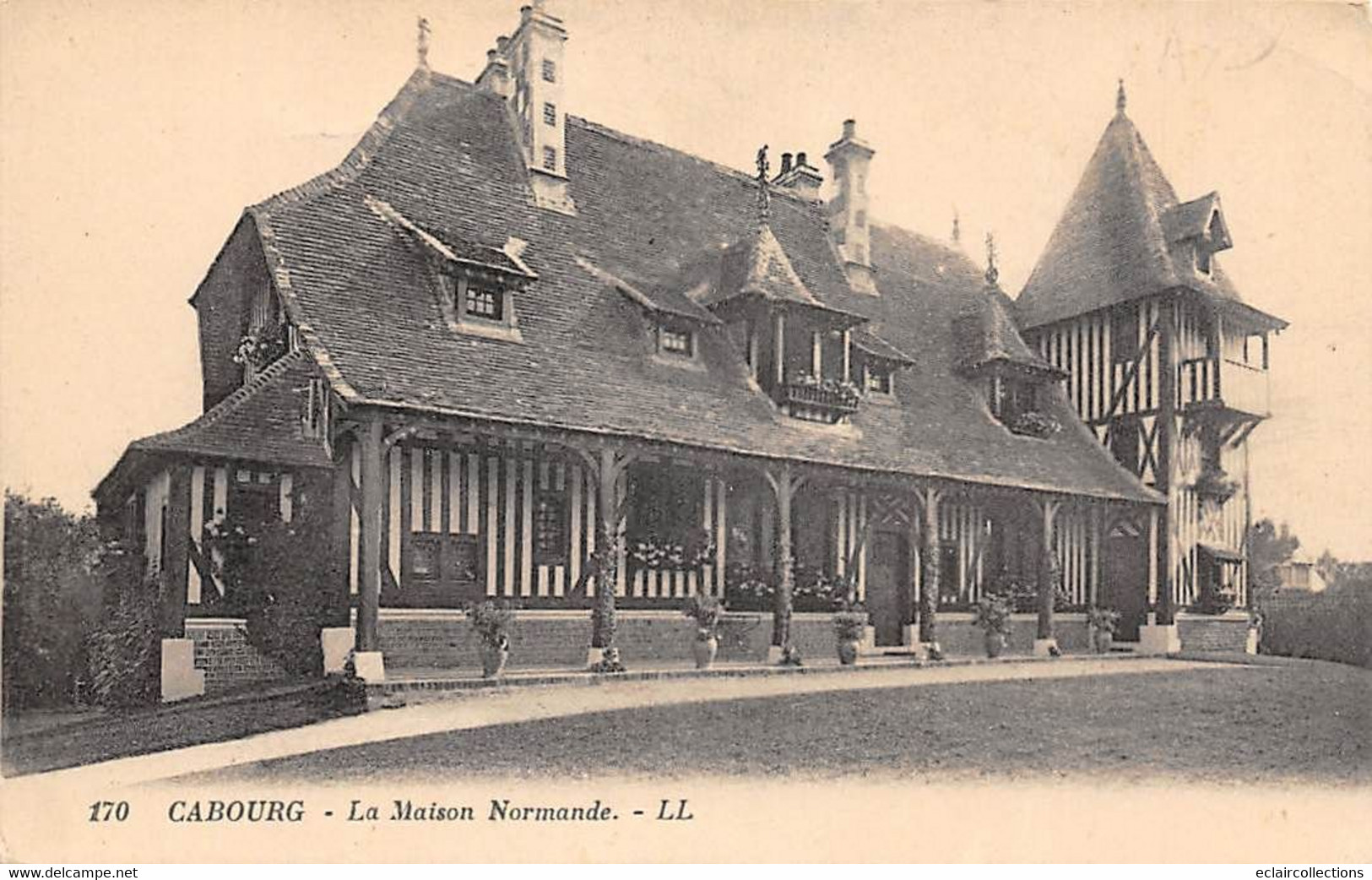 Cabourg         14        La Maison Normande         (voir Scan) - Cabourg