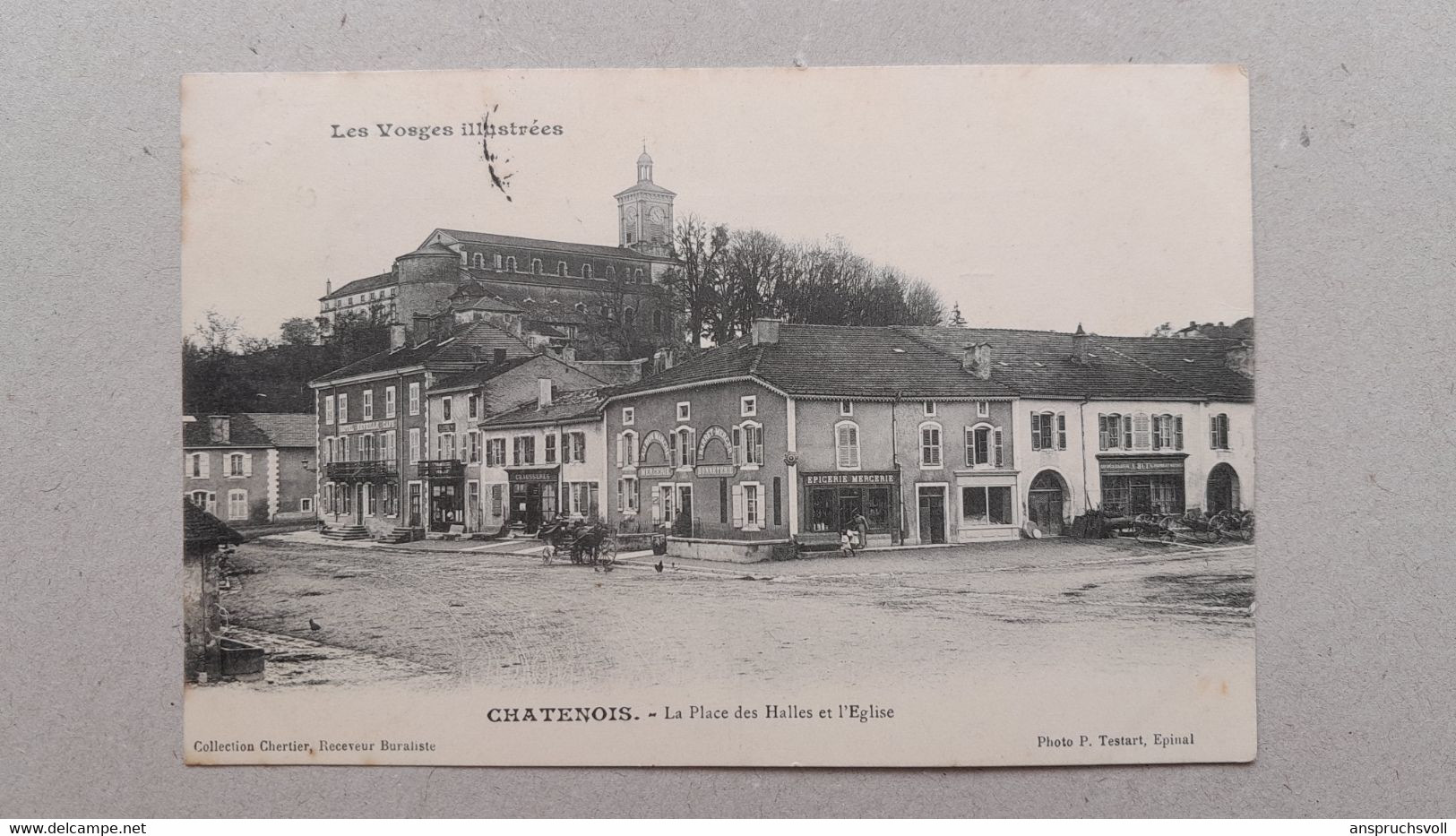 CPA - 88 - CHATENOIS - La Place Des Halles Et L'église - Chatenois