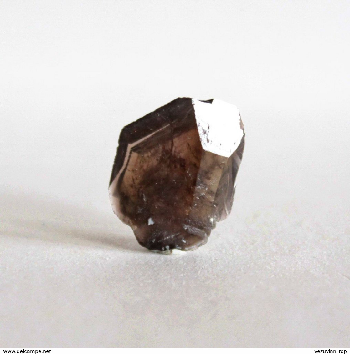 Axinite-(Fe) Crystal - Minéraux