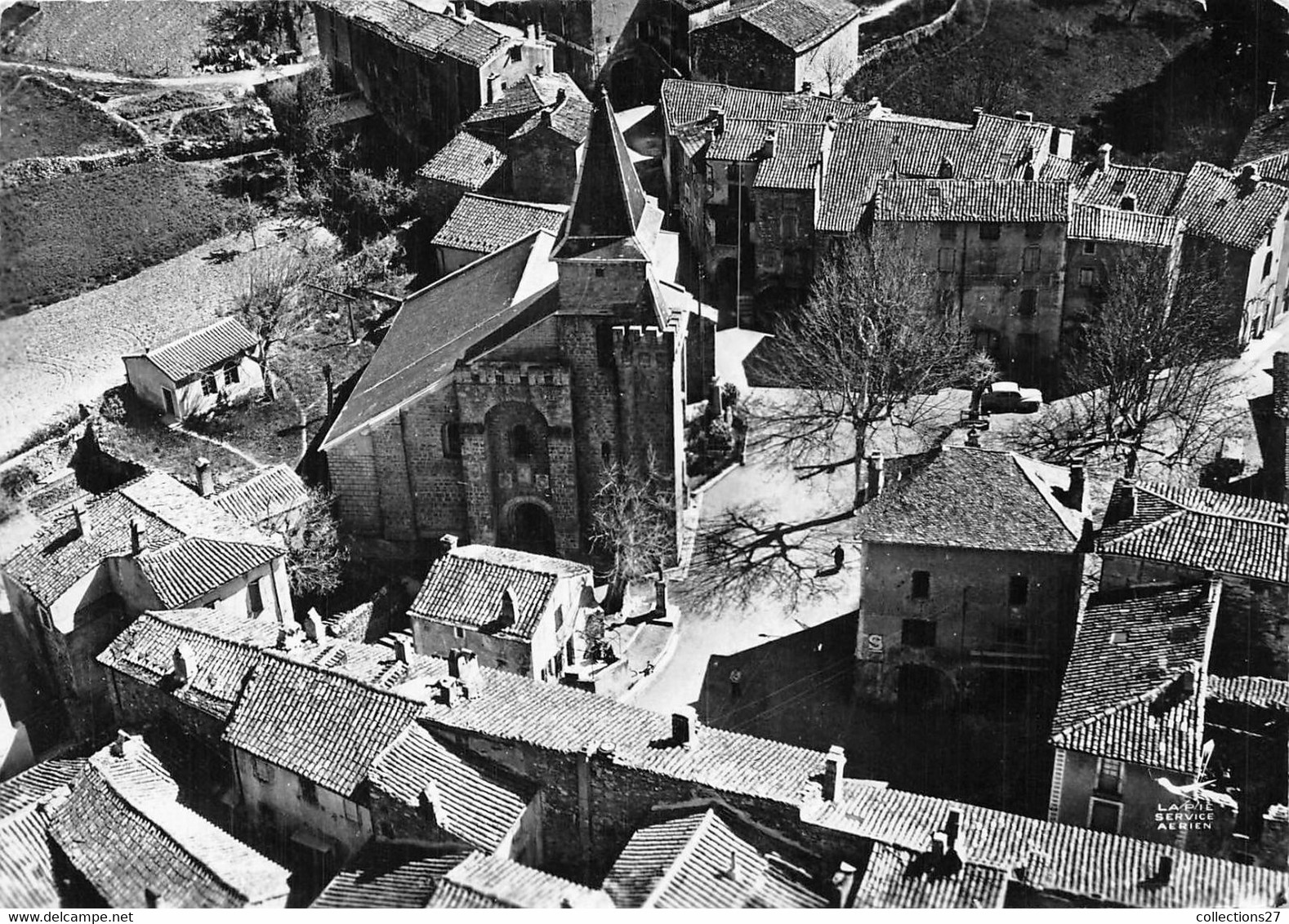 30-ALZON-L'EGLISE ET LA PLACE VUE DU CIEL - Other & Unclassified