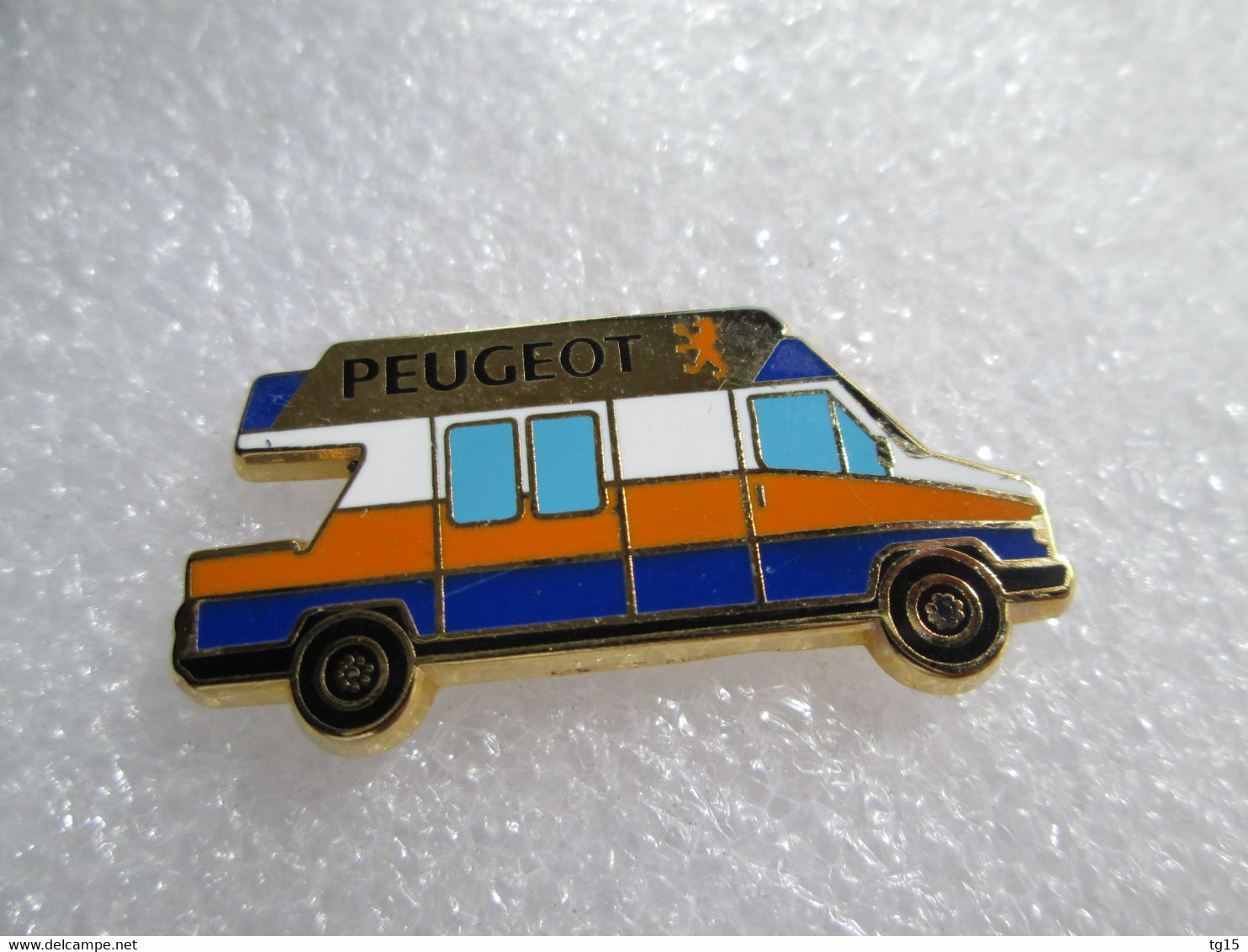 PIN'S    PEUGEOT  J 5   BUS        Zamak   HÉLIUM - Peugeot