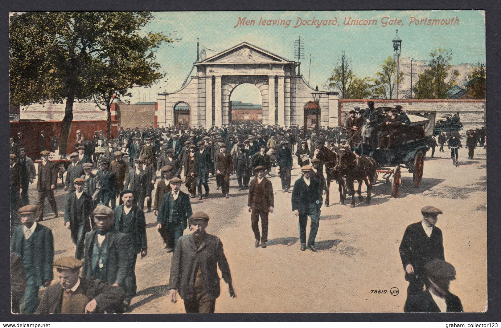 Vintage Postcard Postale Carte Postkarte Men Leaving Dockyard Unicorn Gate Portsmouth Hampshire - Portsmouth