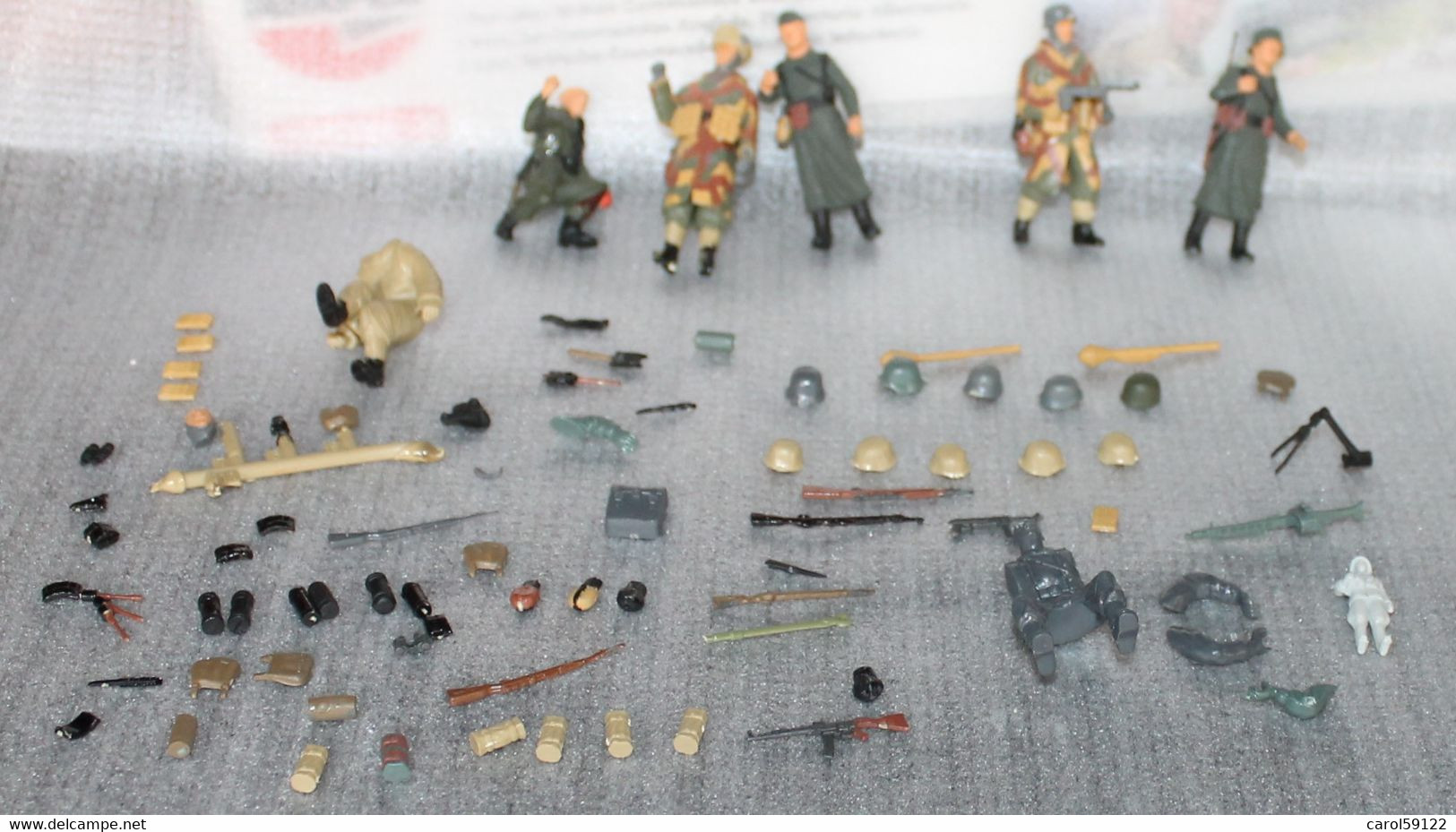 1/35 GROS LOT PERSONNAGES ET ACCESSOIRES - Militari