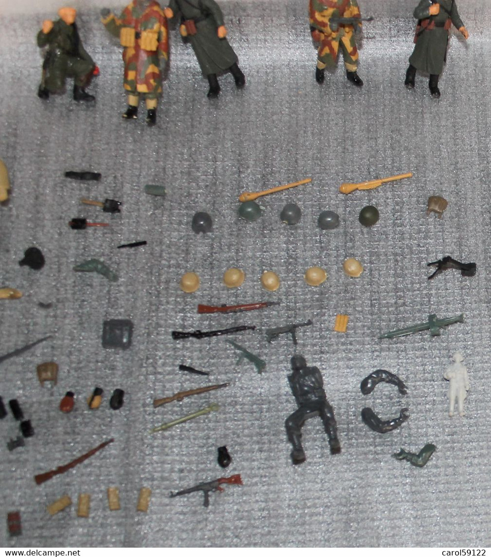 1/35 GROS LOT PERSONNAGES ET ACCESSOIRES - Militari