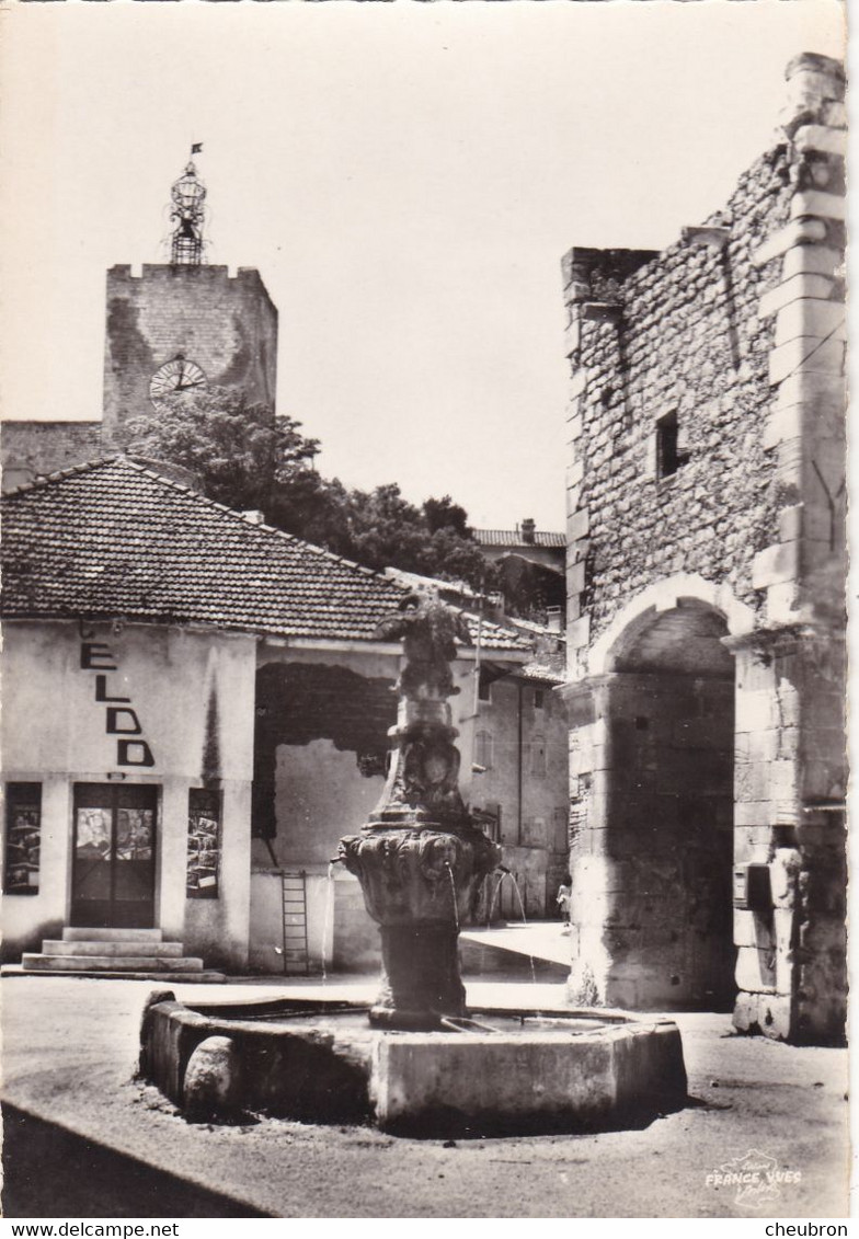 84. PERNES LES FONTAINES. CPA. RARETE.  FONTAINE DES CORMORANS. ANNÉES 50 - Pernes Les Fontaines