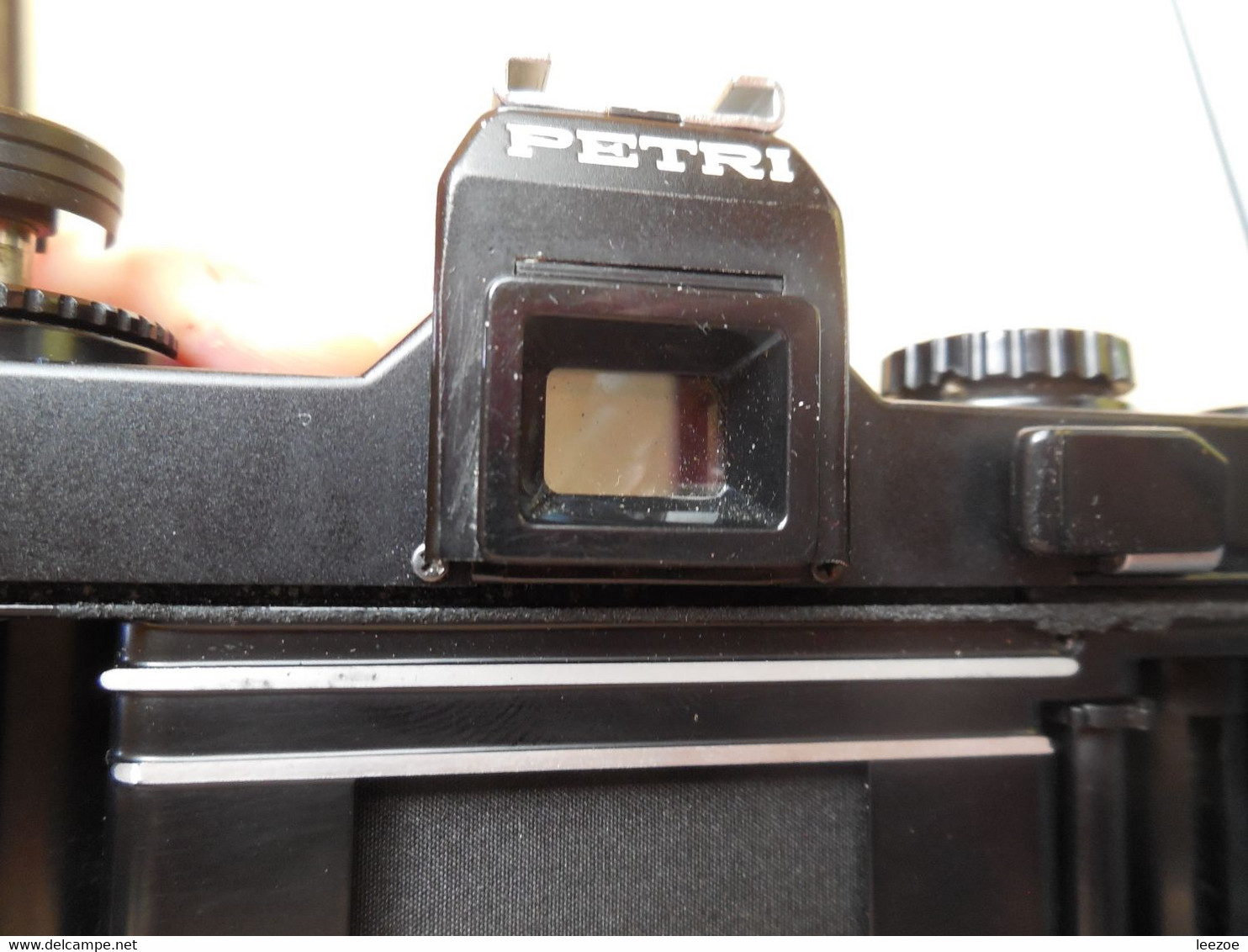 appareil photo PETRI MF-1, bien regarder les photos, objectif très souple, levier d'armement bloquer