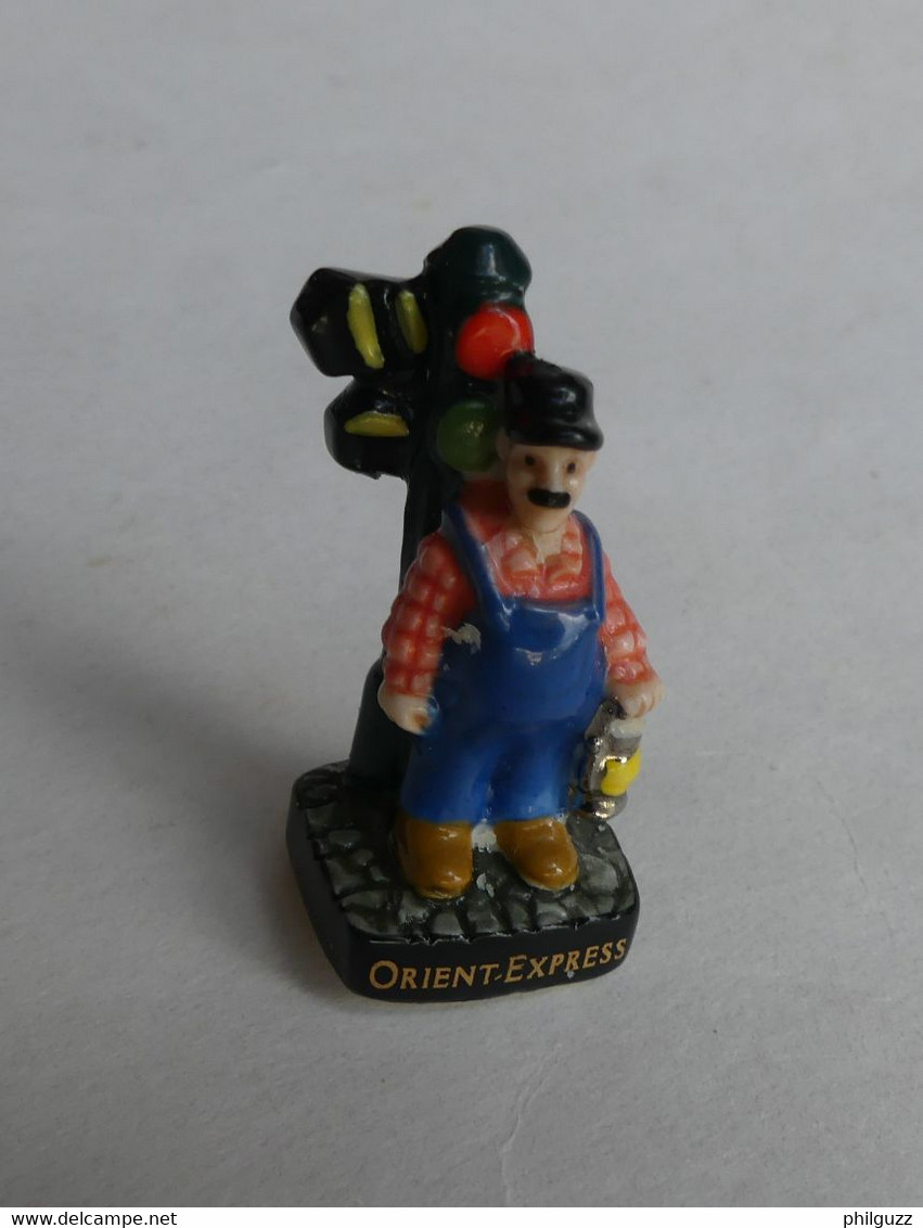 FEVE ORIEN EXPRESS - PERSONNAGE ET SIGNAUX CHEF DE GARE CHEMINOT - Geschiedenis