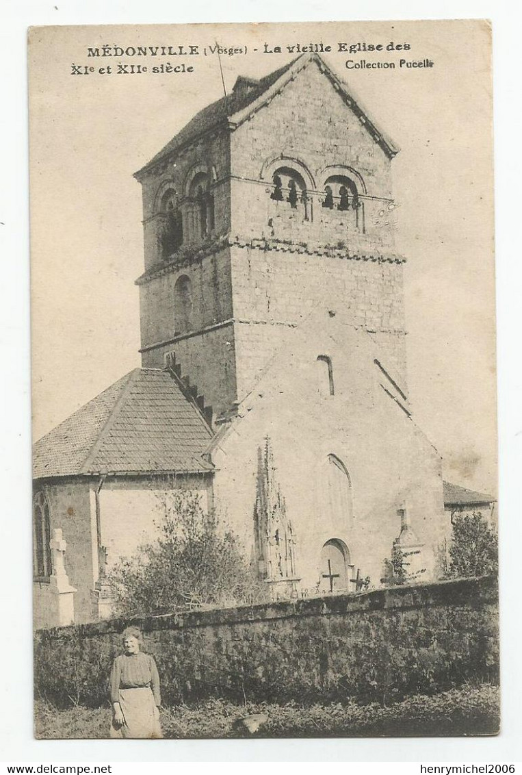 88 Vosges Médonville La Vieille église Des 11 Et 12 E Siècle , Femme Devant Murette Du Cimetière - Sonstige & Ohne Zuordnung