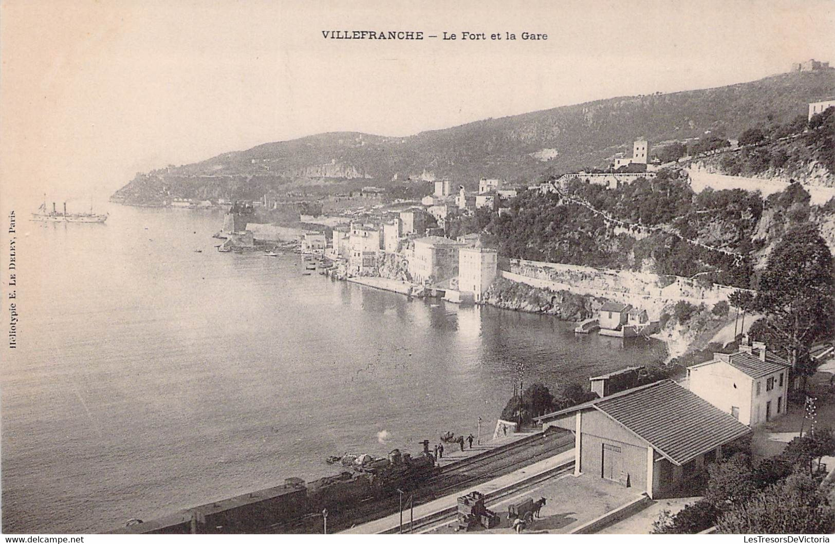 CPA - 06 - VILLEFRANCHE - Le Fort Et La Gare - Vue Aérienne - Paquebot - Dos Non Divisé - Villefranche-sur-Mer