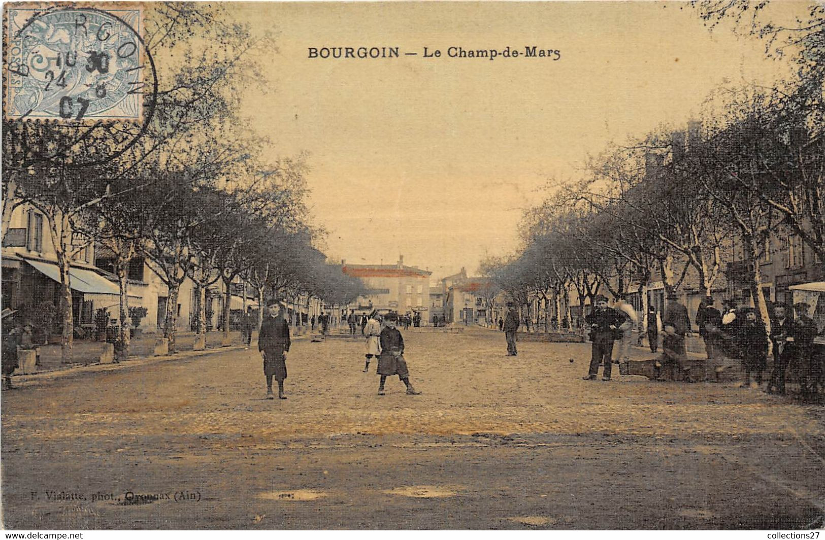 38-BOURGOIN- LE CHAMP-DE-MARS - Bourgoin