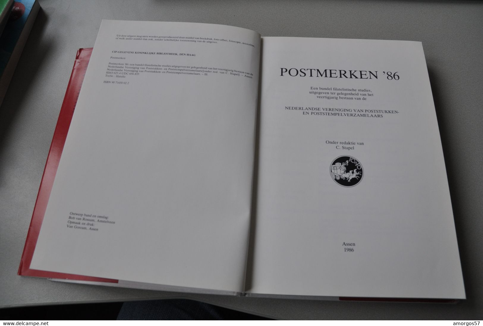 Postmerken '86. Gebonden Uitgaven Met 10 Artikelen Over Poststempels. 415 Pagina's, Assen 1986 - Matasellos