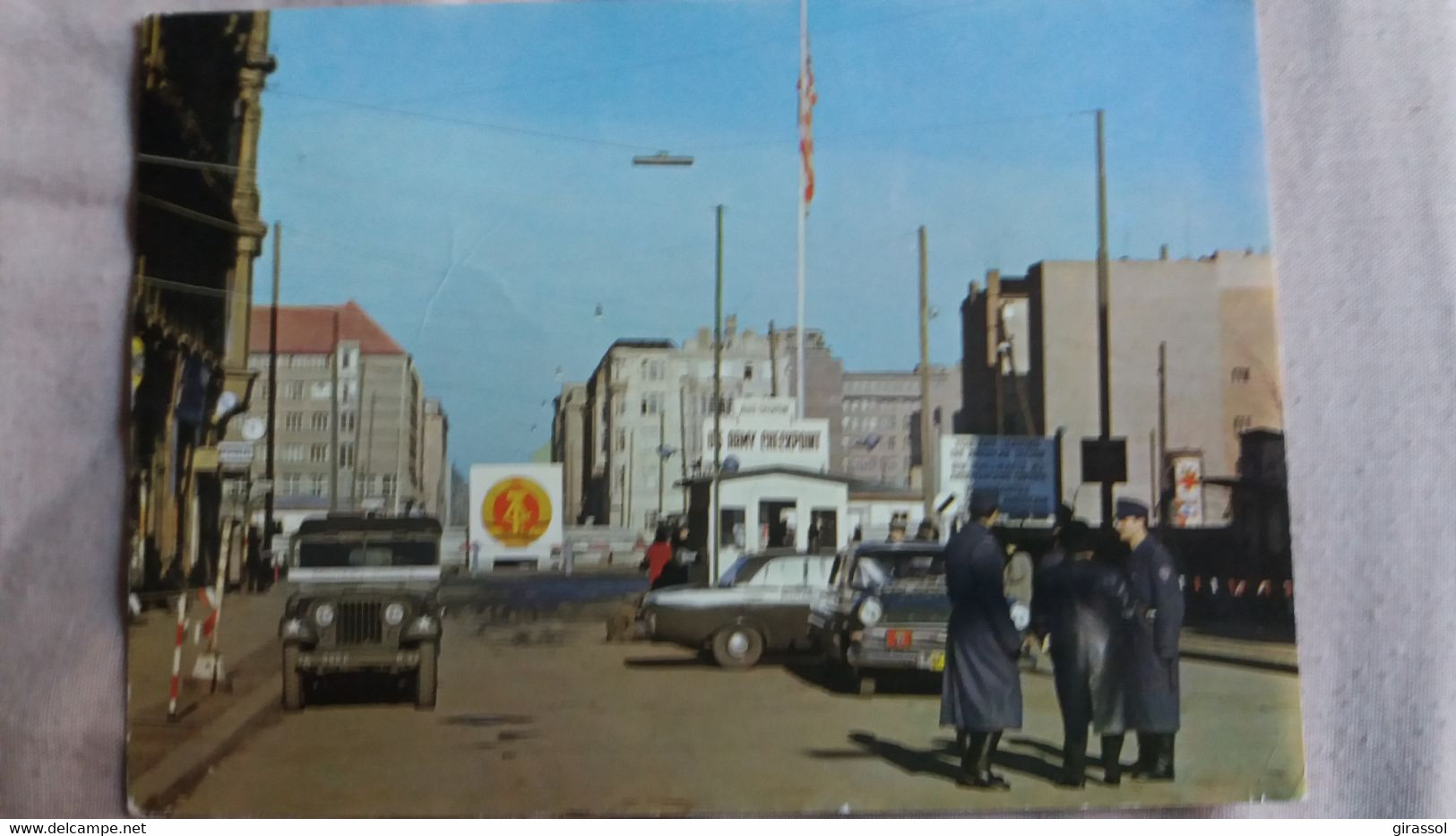 CPSM BERLIN FRIDRICHSTRASSE CHECKPOINT CHARLIE NACH DEM 13 AUGUST 1961 HANS ANDRES 1963 JEEP AUTO - Muro Di Berlino