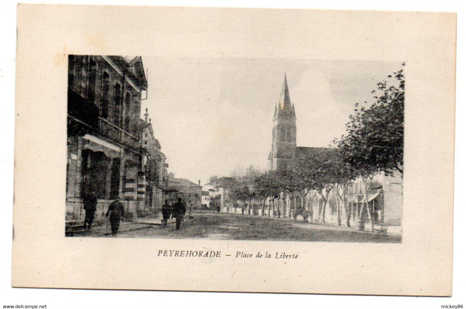 PEYREHORADE  --  Place De La Liberté  ( Animée ) .............................à Saisir - Peyrehorade