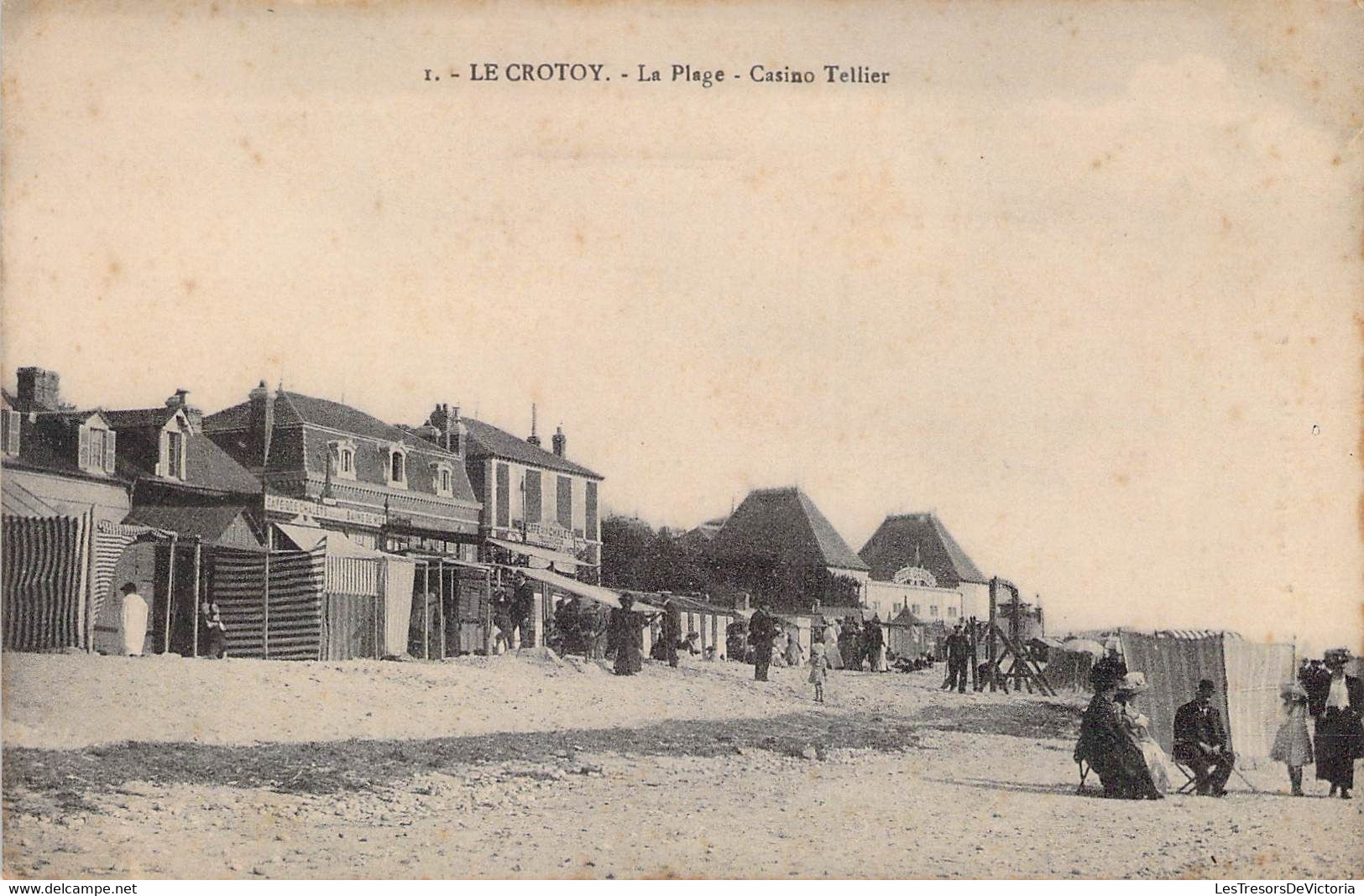 CPA - 80 - LE CROTOY - Animée - La Plage - Casino Tellier - Personnes Assises Sur La Plage Avec Cabines De Plage - Le Crotoy