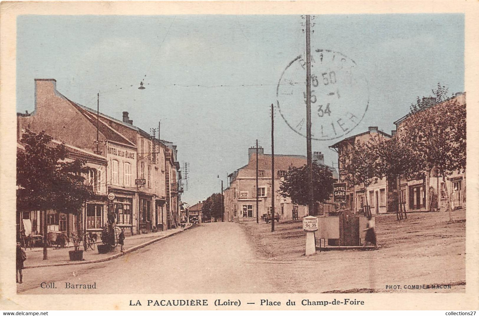 42-LA-PACAUDIERE- PLACE DU CHAMP DE FOIRE - La Pacaudiere