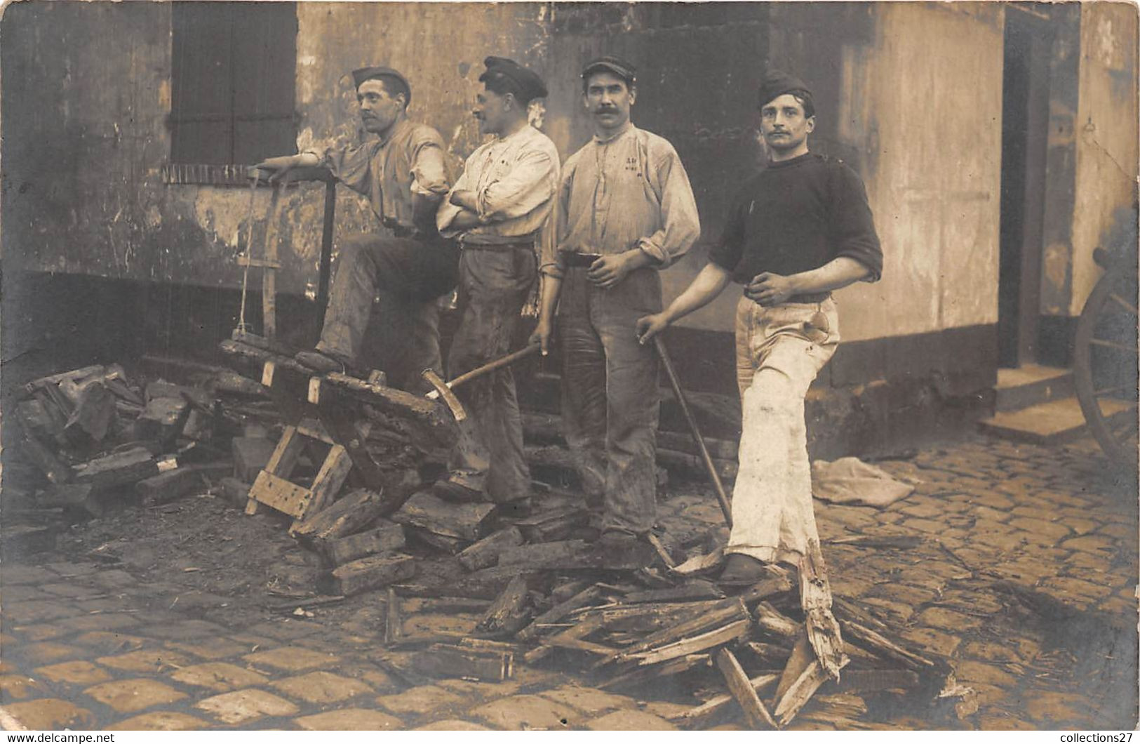 TRAVAILLE DU BOIS  - CARTE-PHOTO - Ambachten