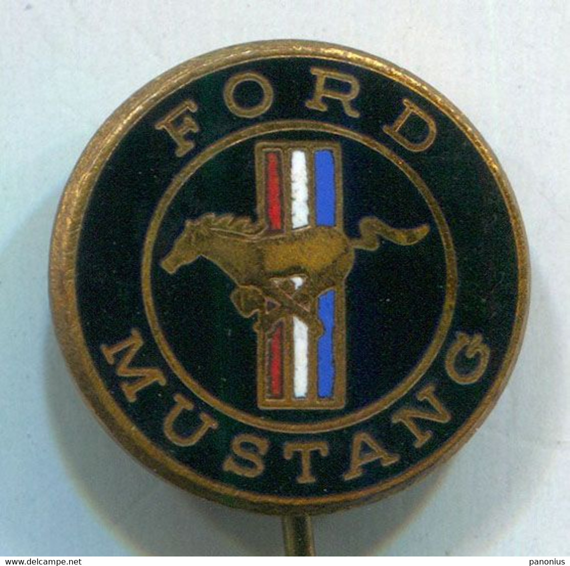 FORD MUSTANG - Car, Auto, Automotive, Enamel, Vintage Pin, Badge, Abzeichen - Ford
