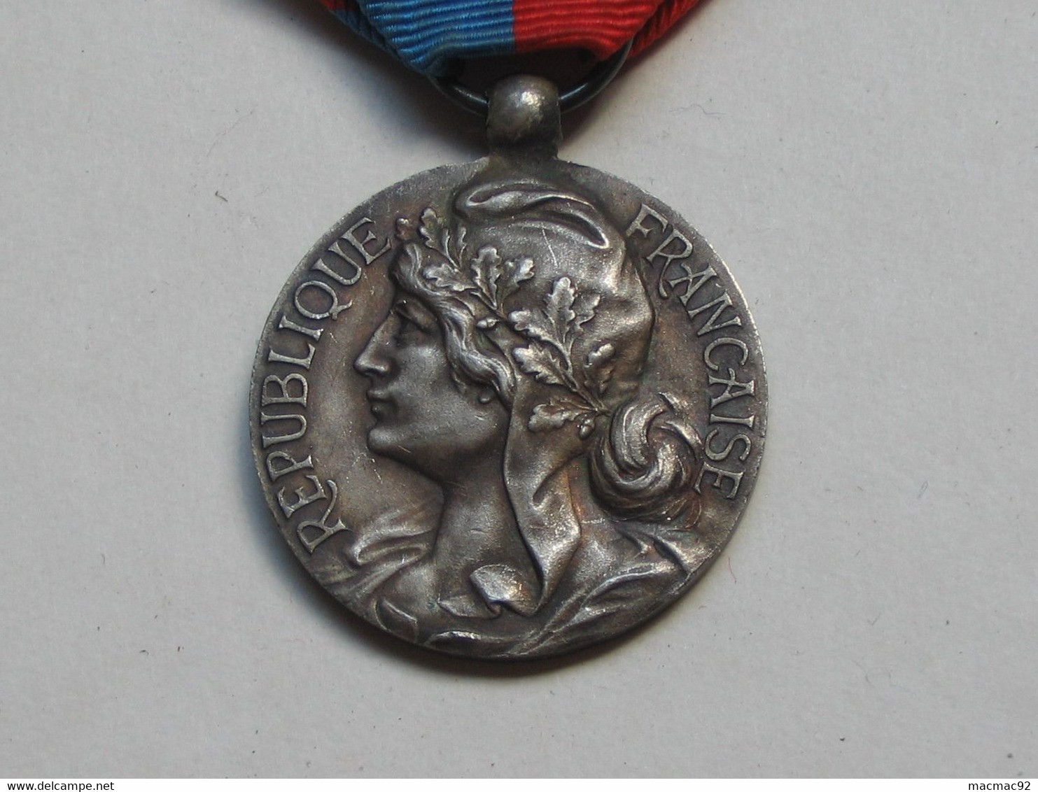 Médaille / Décoration - Décernée Par La Confédération Musicale De France + Barrette    **** EN ACHAT IMMEDIAT **** - Francia