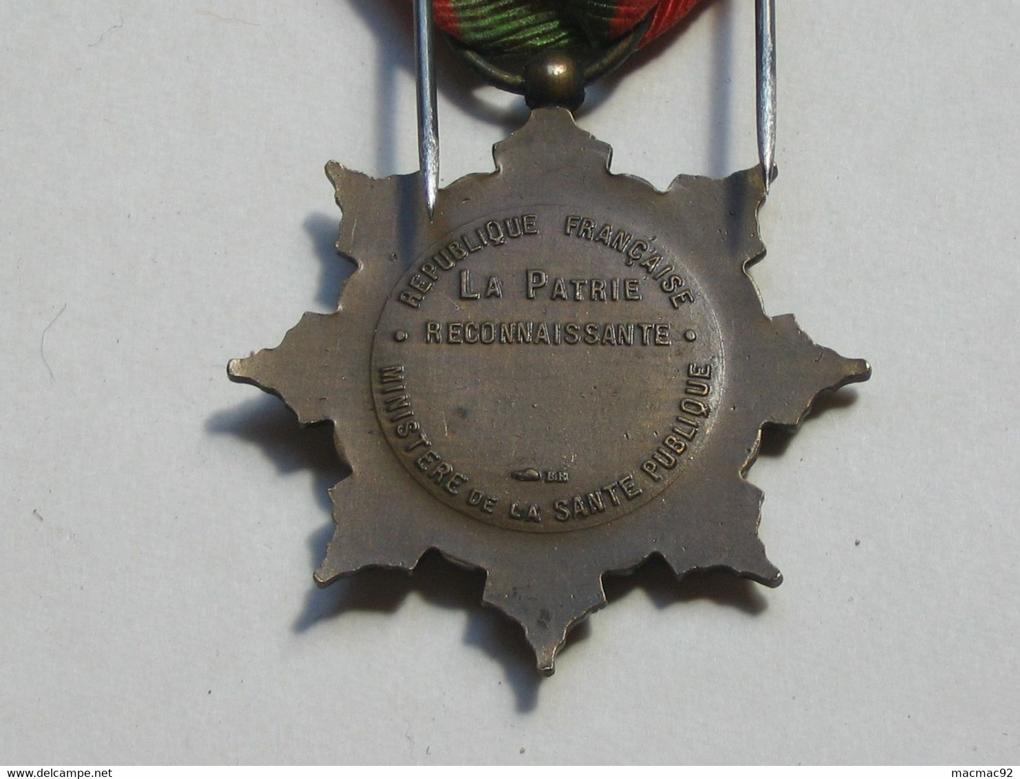 Médaille / Décoration - La Patrie Reconnaissante - Ministere De La Sante Publique   **** EN ACHAT IMMEDIAT **** - Frankreich