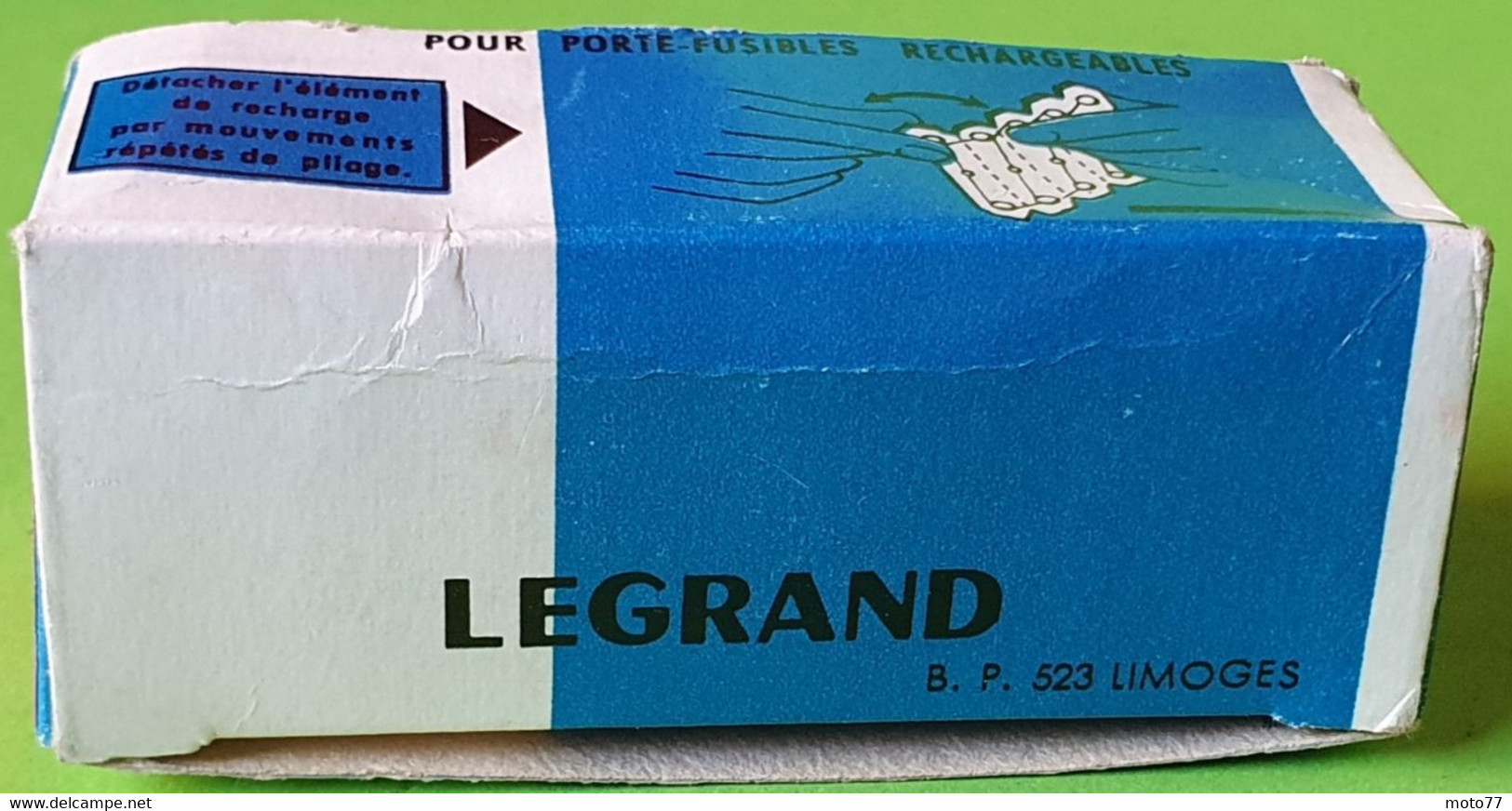 Ancienne BOITE et 18 FUSIBLES 6 ampères pour porte fusible rechargeable - LEGRAND - Enfant à la casquette - vers 1960