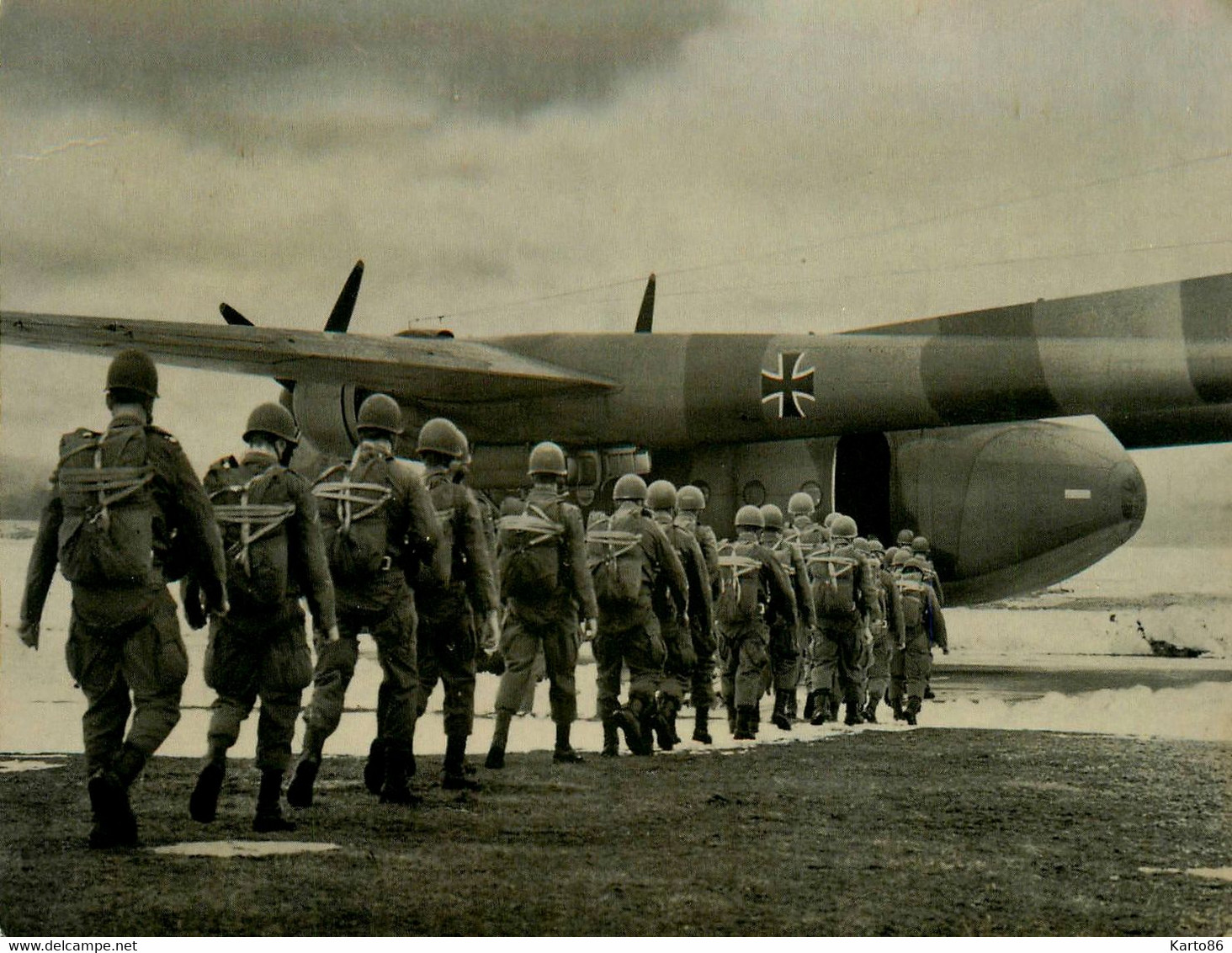 Deutsche Bundeswehr * Parachutisme * Aviation Avion Militaire Parachutiste * WW2 Guerre 39/45 War * Noratlas - Parachutting