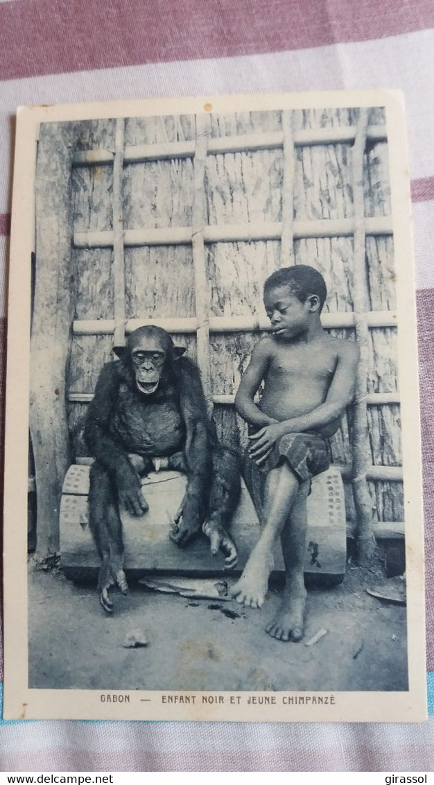 CPA L ENFANT NOIR ET LE CHAMPANZE GABON SOCIETE DES MISSIONS EVANGELIQUES  ANALOGIE RACISTE - Singes