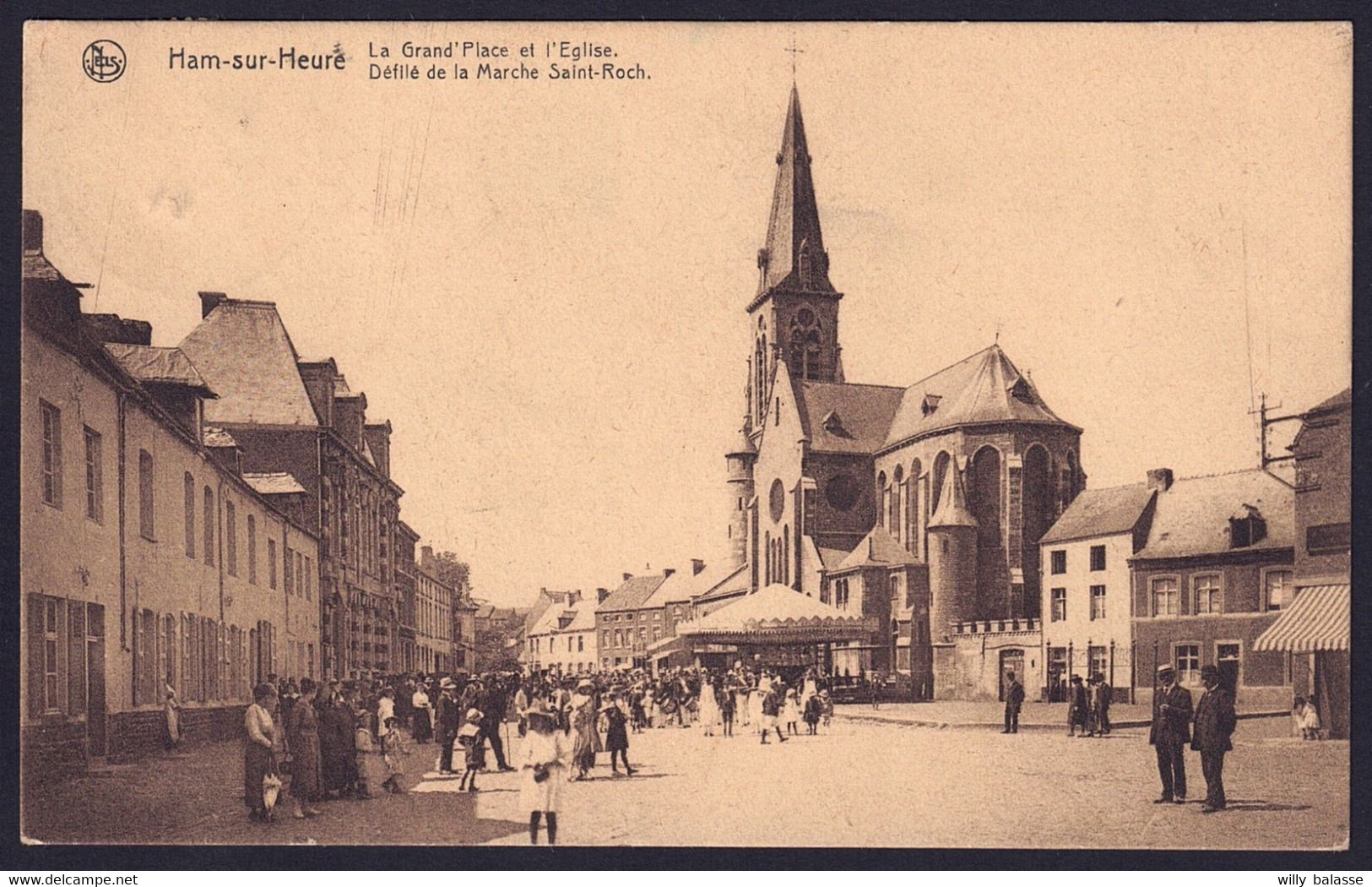 +++ CPA - HAM SUR HEURE - La Grand'Place Et Eglise - Défilé De La Marche St Roch  // - Ham-sur-Heure-Nalinnes