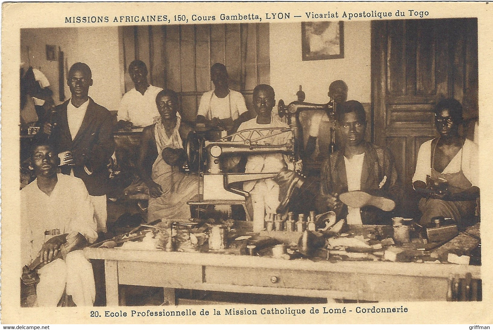 ECOLE PROFESSIONNELLE DE LA MISSION CATHOLIQUE DE LOME CORDONNERIE  VICARIAT APOSTOLIQUE MISSIONS AFRICAINES  TBE - Togo