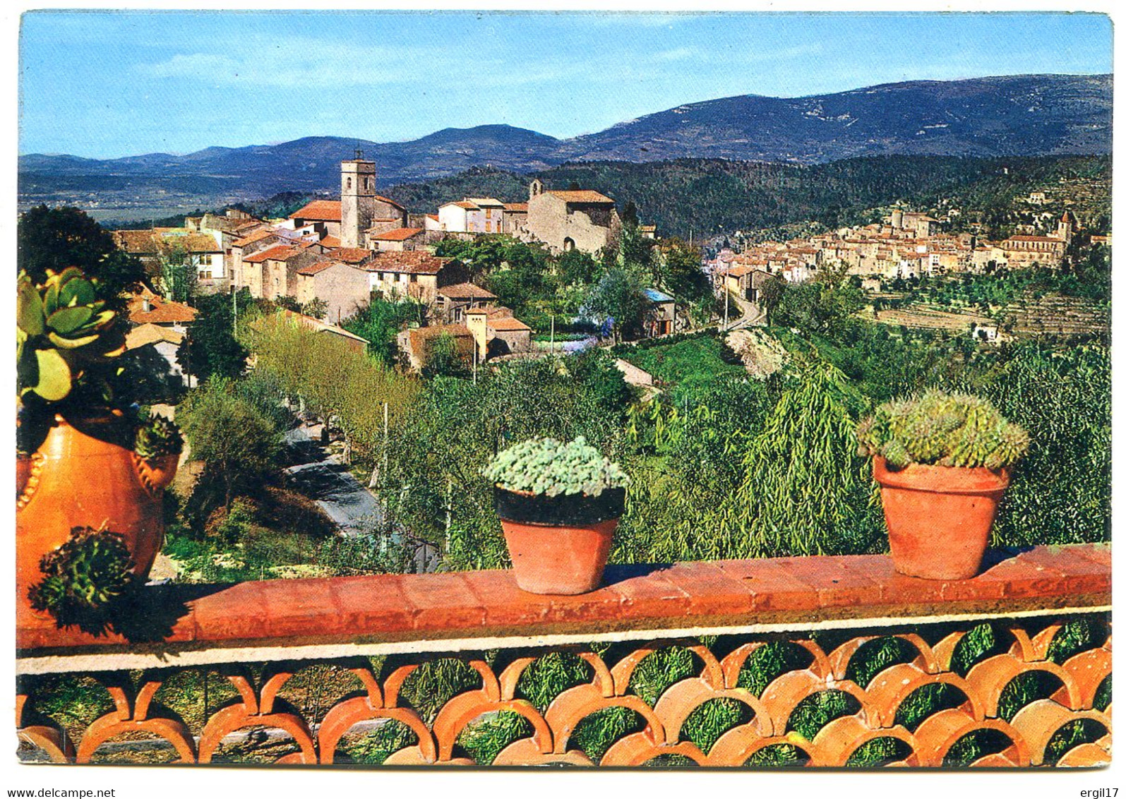 83440 MONTAUROUX - Panorama Du Village Et Vue Sur Callian - Cactées - Montauroux