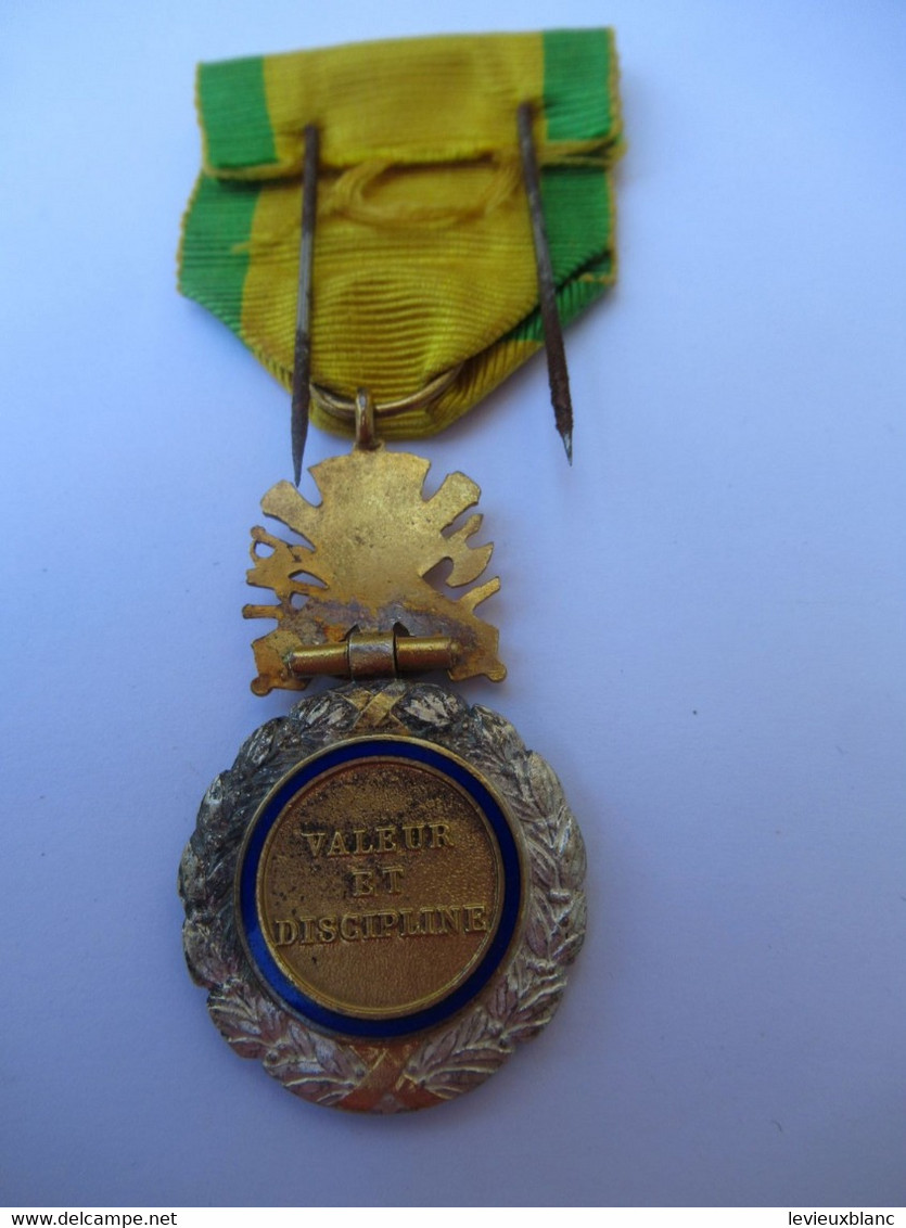 Médaille Militaire Ancienne / R F / Valeur Et Discipline / 1870 / Vers 1914-1918             MED415 - 1914-18