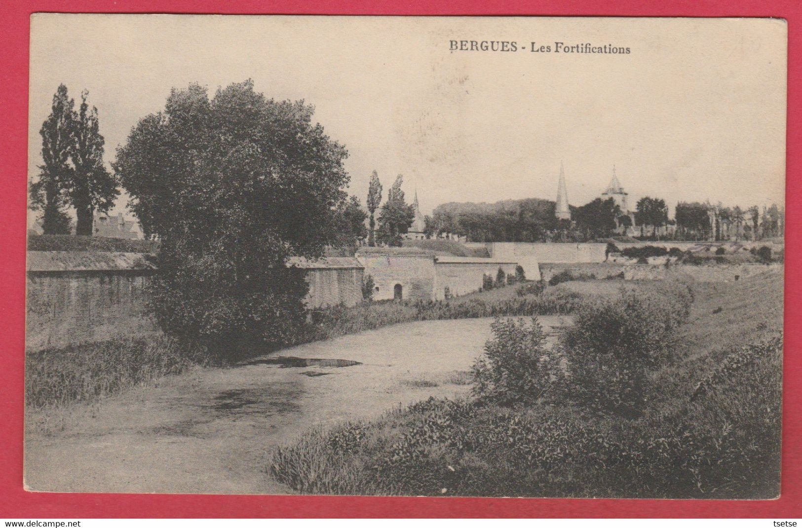 Bergues - Les Fortifications  ( Voir Verso ) - Bergues