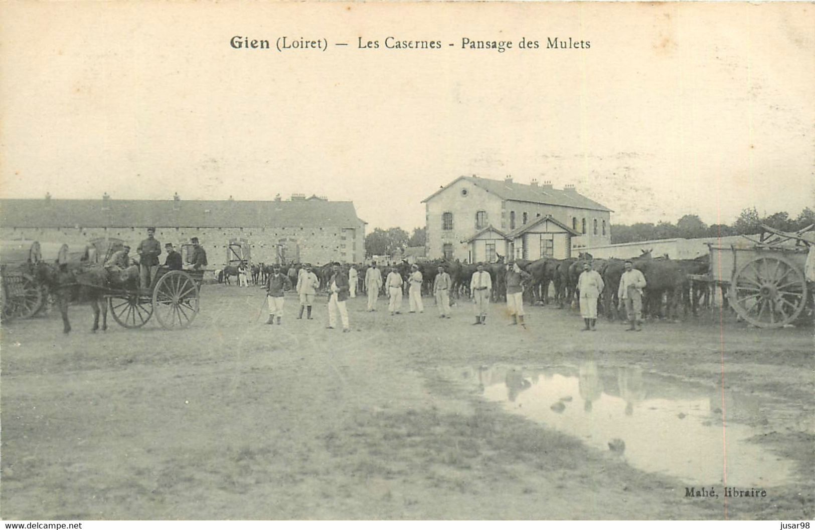 150722 LOIRET 45 GIEN Les Casernes Pansage Des Mulets Animee Militaria - Gien