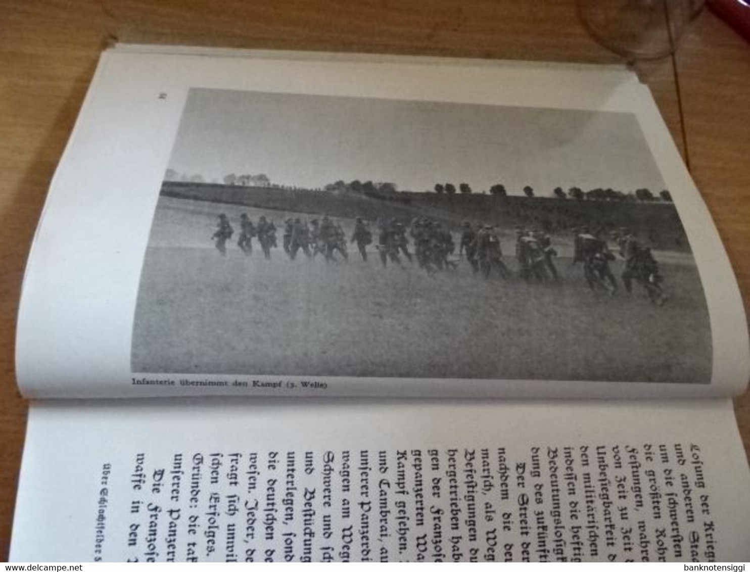 1 Buch Über Schlachtfelder vorwärts. von Kurt hesse 1940