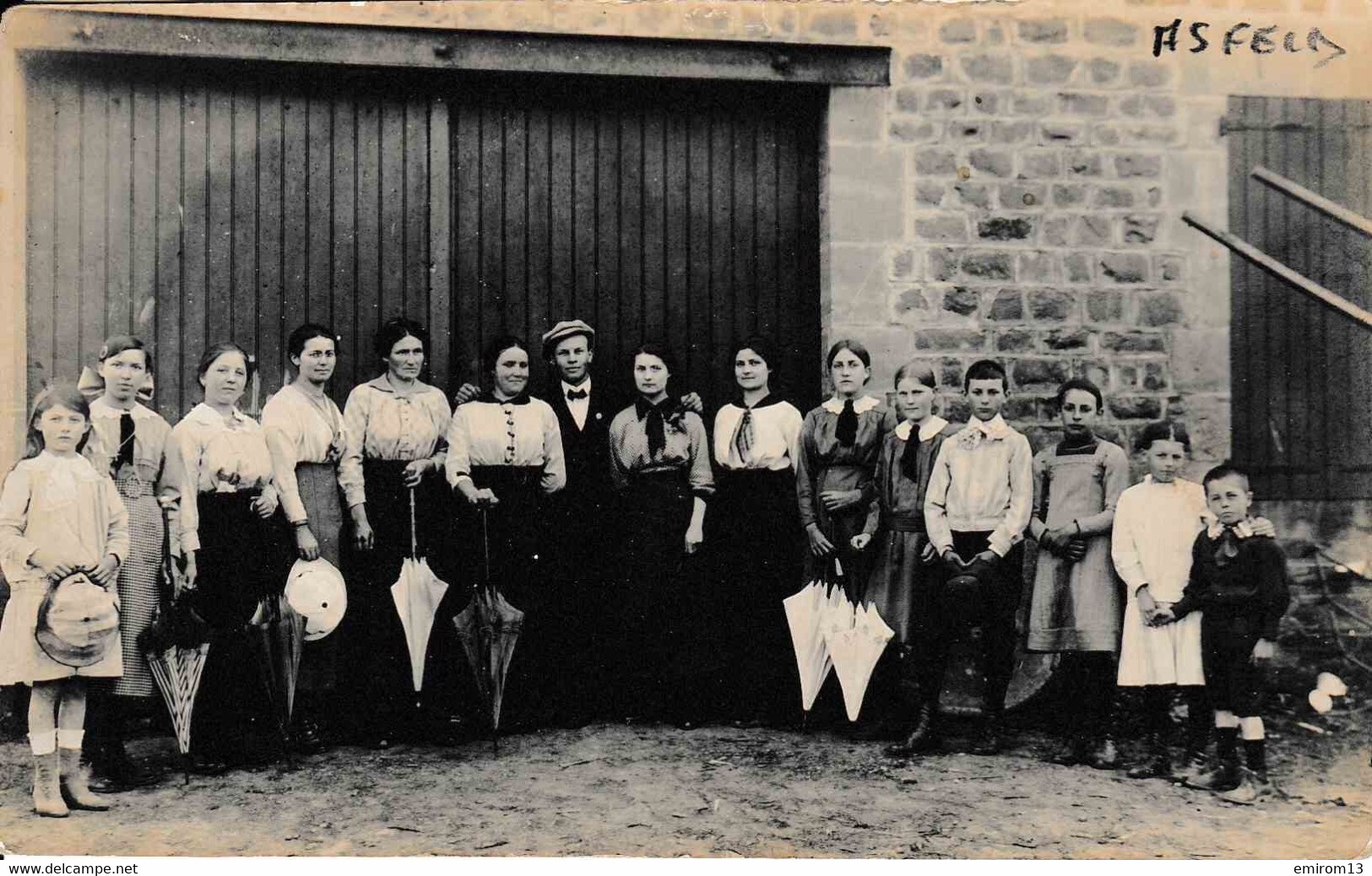 [08] Asfeld Groupe Folklorique Dames Parapluies Carte Photo 1920 - Altri & Non Classificati