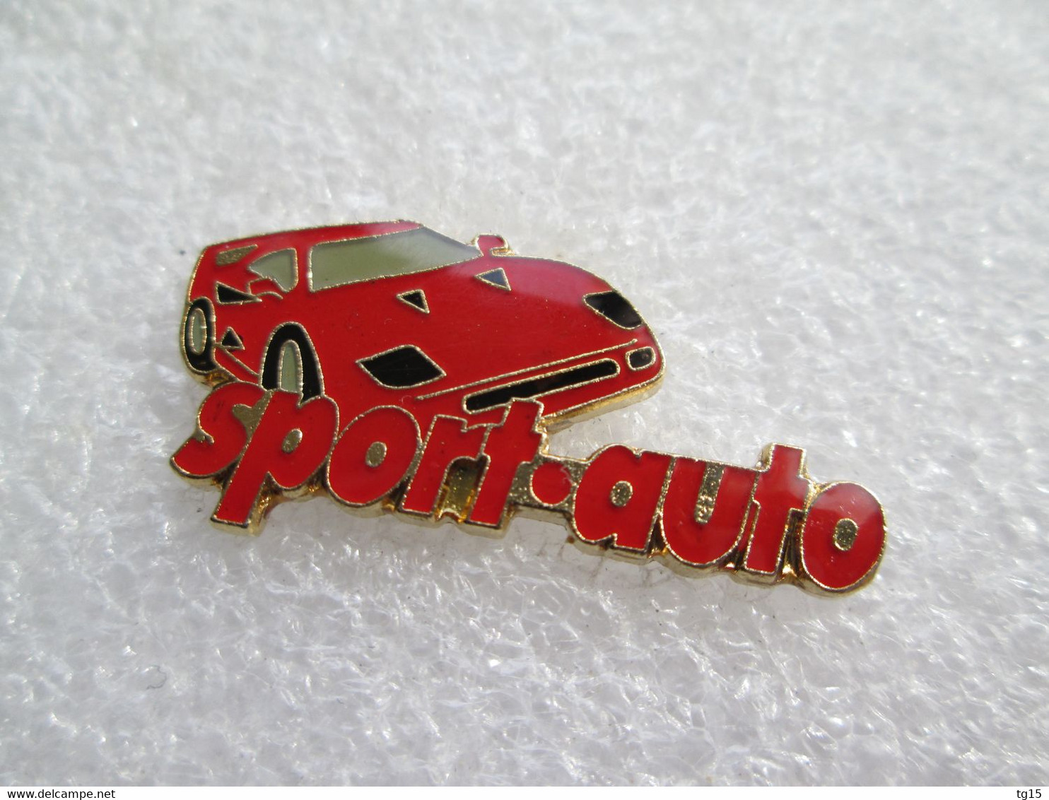 PIN'S    SPORT AUTO  FERRARI  F 40 - Ferrari