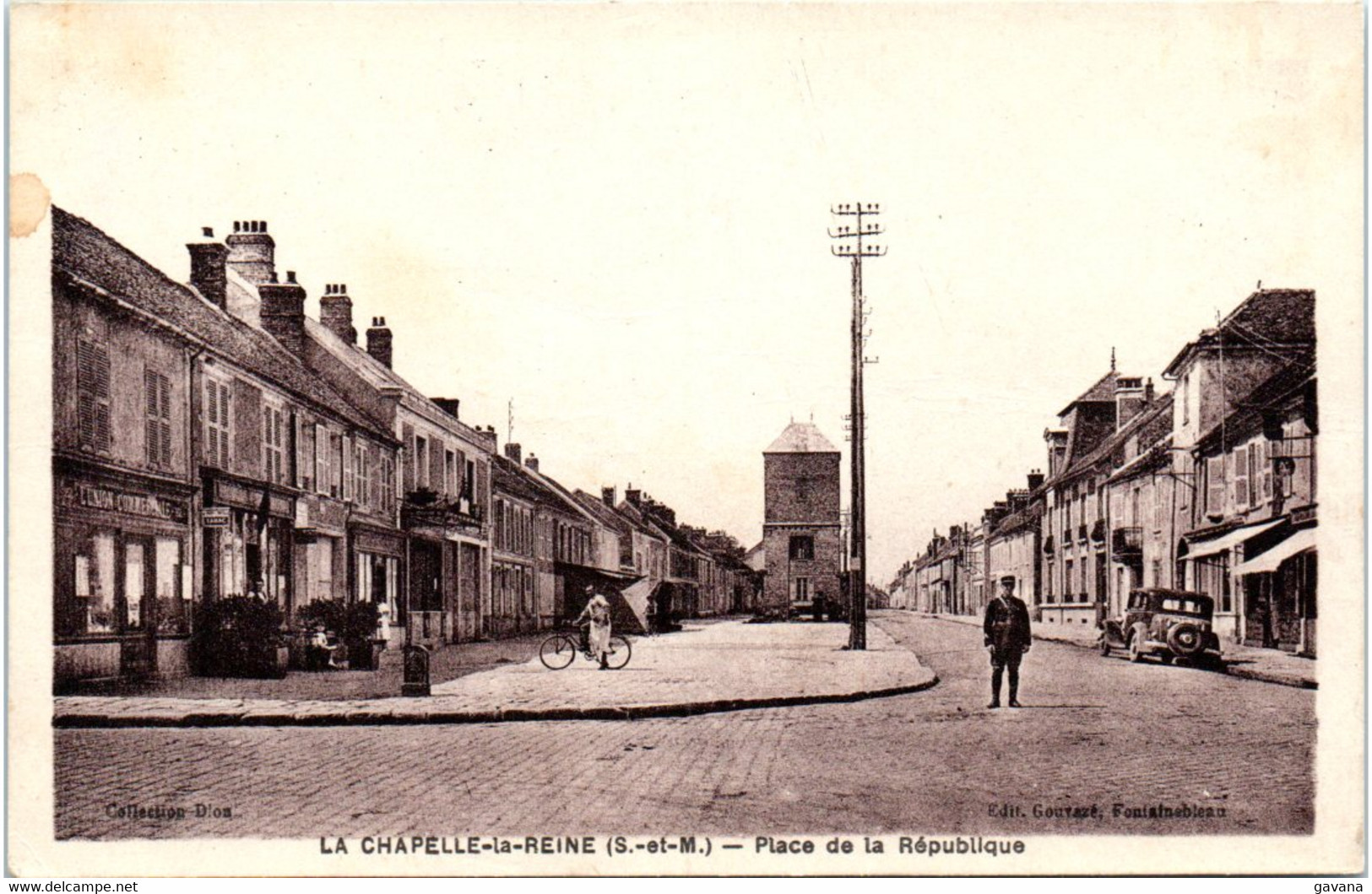 77 LA CHAPELLE-la-REINE - Place De La République - La Chapelle La Reine