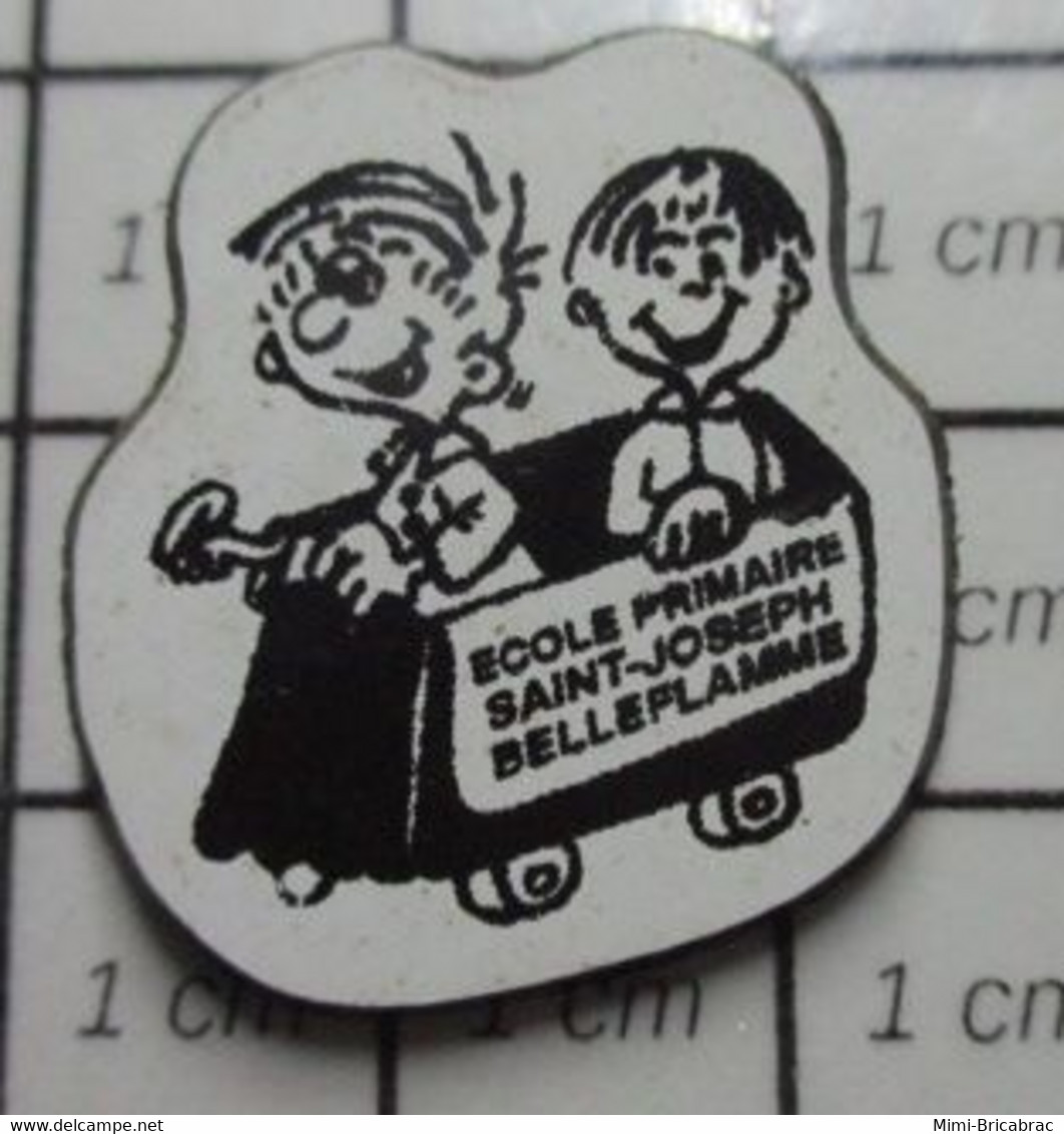 1522 Pin's Pins / Beau Et Rare / THEME : ADMINISTRATIONS / ECOLE PRIMAIRE ST JOSEPH BELLEFLAMME - Administrations