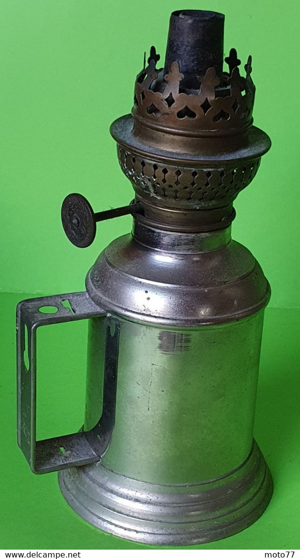 10/ Ancienne LAMPE à HUILE Utilisé Avec Du Pétrole - Métal - Hauteur 19 Cm Environ - Vers 1900 - Kronleuchter, Kandelaber & Kerzenhalter