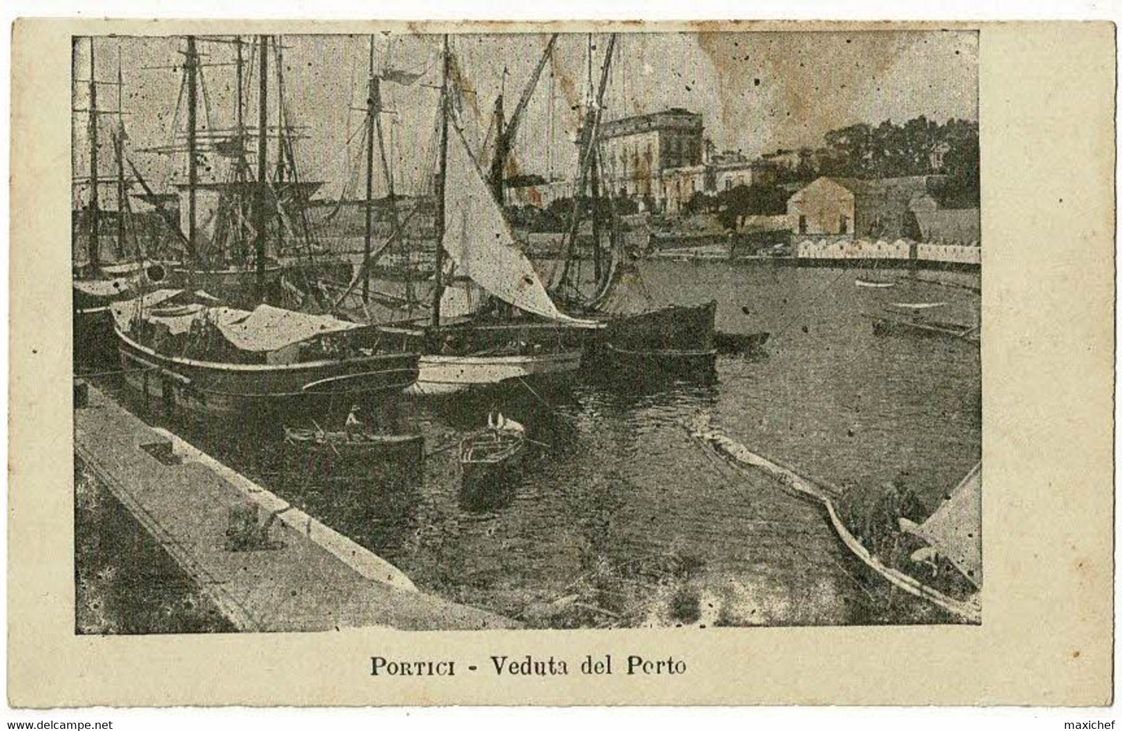 Portici - Veduta Del Porto (barques Et Bateaux De Pêches à Voiles) Pas Circulé - Portici