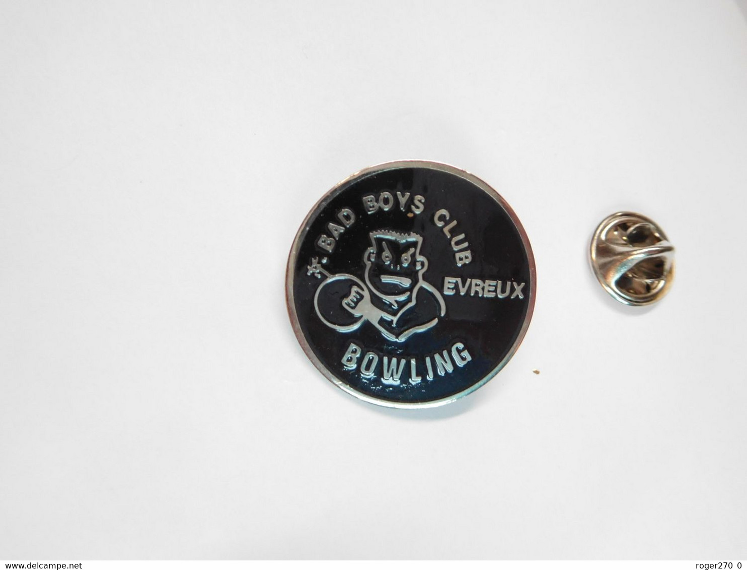 Beau Pin's , Bowling , Bad Boys Club à Evreux , Eure , Signé Logo Motiv - Bowling