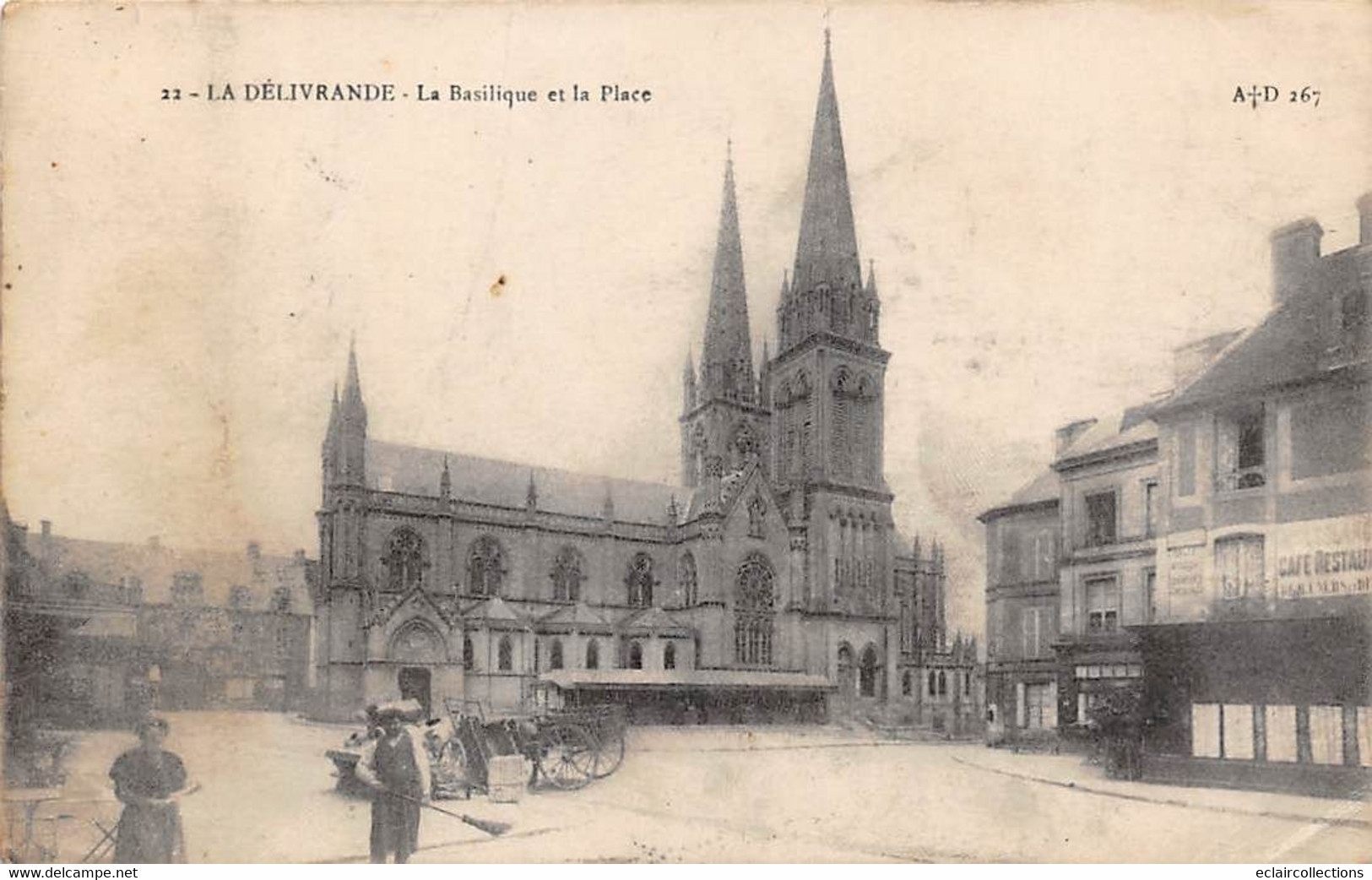 La Délivrande           14          La Basilique Et La Place             (voir Scan) - La Delivrande