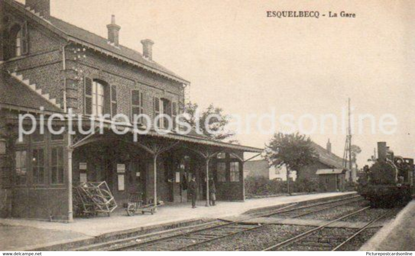 ESQUELBECQ LA GARE OLD B/W POSTCARD FRANCE RAILWAY STATION - Nord-Pas-de-Calais