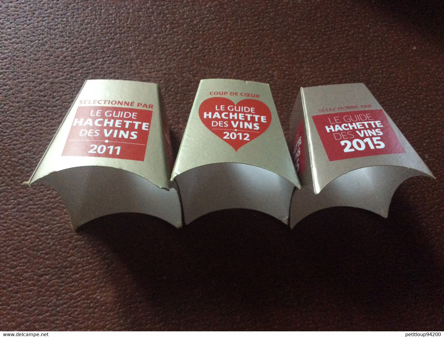3 COLLERETTES PUBLICITAIRES DE BOUTEILLE  Guide HACHETTE Des VINS 2011 2012 2013 - Andere & Zonder Classificatie