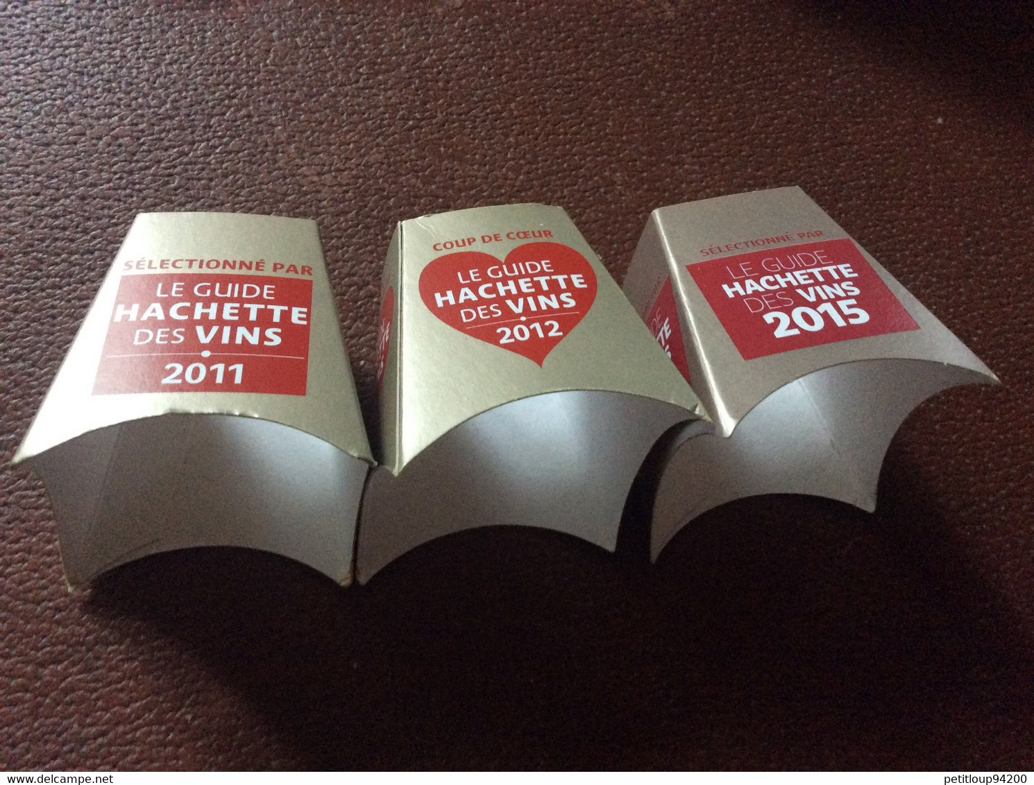 3 COLLERETTES PUBLICITAIRES DE BOUTEILLE  Guide HACHETTE Des VINS 2011 2012 2013 - Altri & Non Classificati