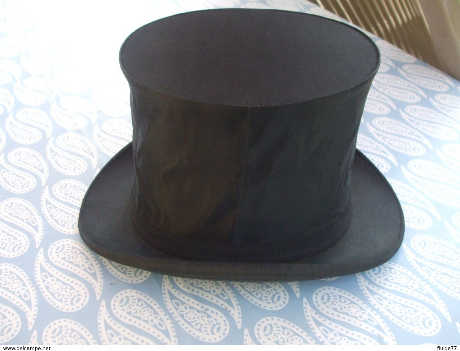 @ Ancien chapeau claque , taille 53  @