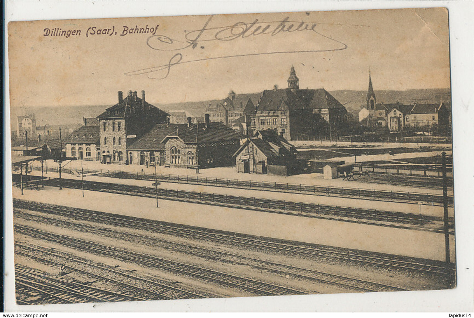 AU 975 / CPA   ALLEMAGNE- DILLINGEN  (SAAR) BAHNHOF - Dillingen