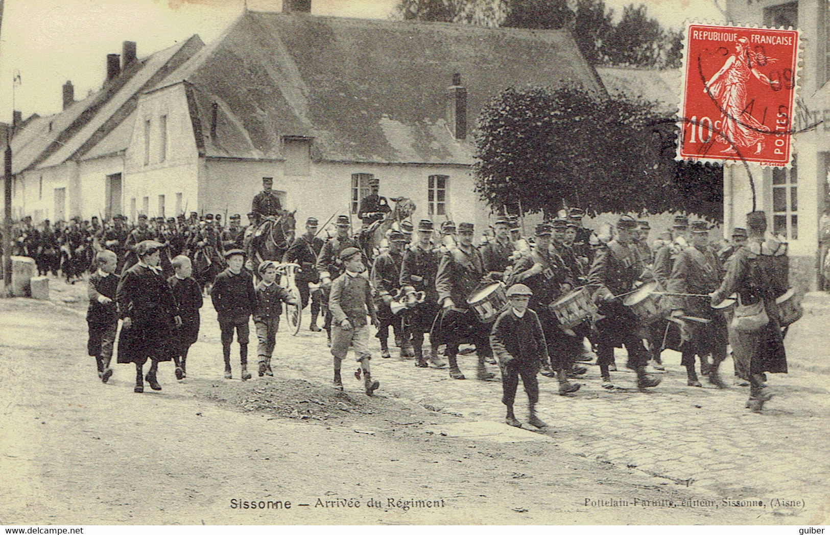 02 Sissonne Arrivée Du 45eme Régiment D'infanterie En Fanfare - Sissonne